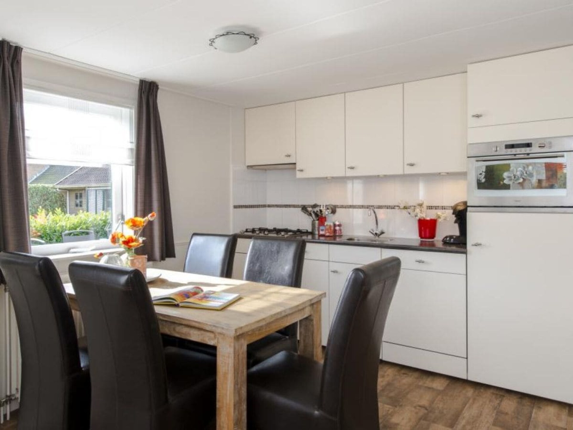 Vakantiehuis Grietje: Gezellig familiehuis op loopafstand van centrum Nes - foto 6
