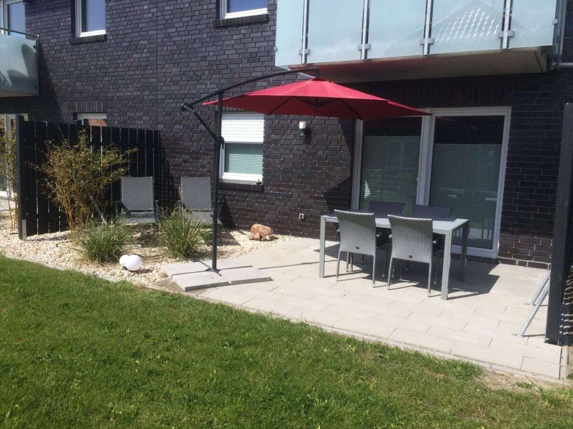 Licht vakantiehuis met balkon, op loopafstand van centrum Carolinensiel - foto 1