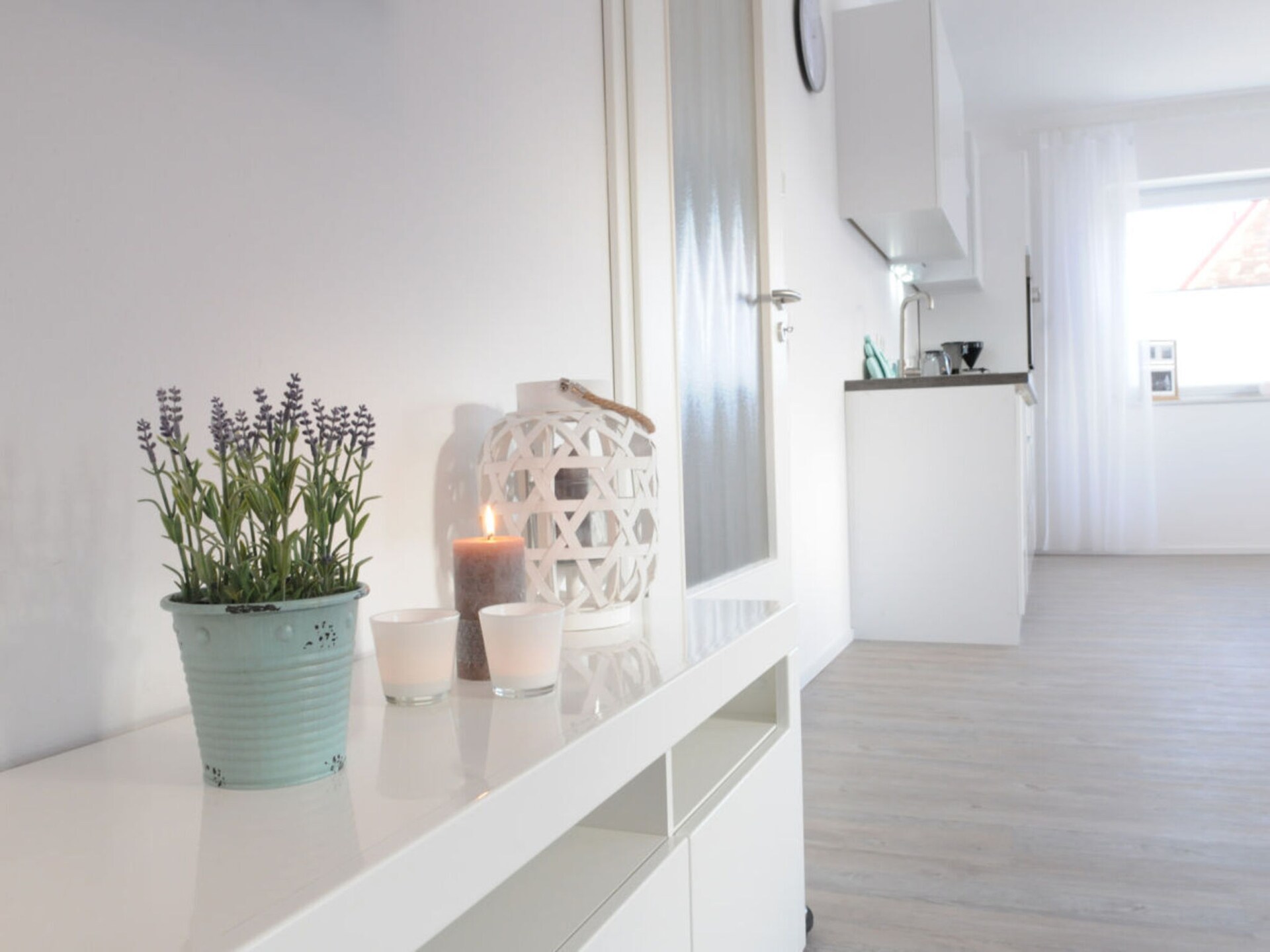 Licht vakantiehuis met balkon, op loopafstand van centrum Carolinensiel - foto 8