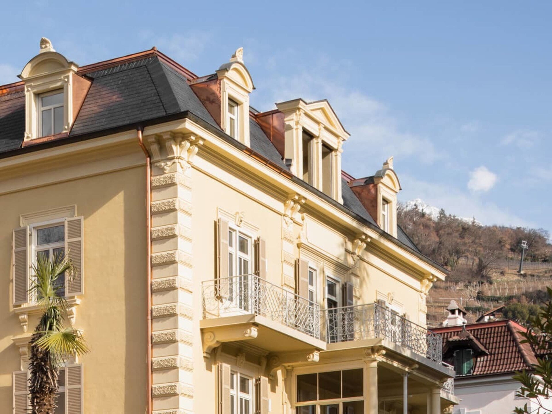 Gerenoveerd appartement in Meran met bergzicht en balkons - foto 1