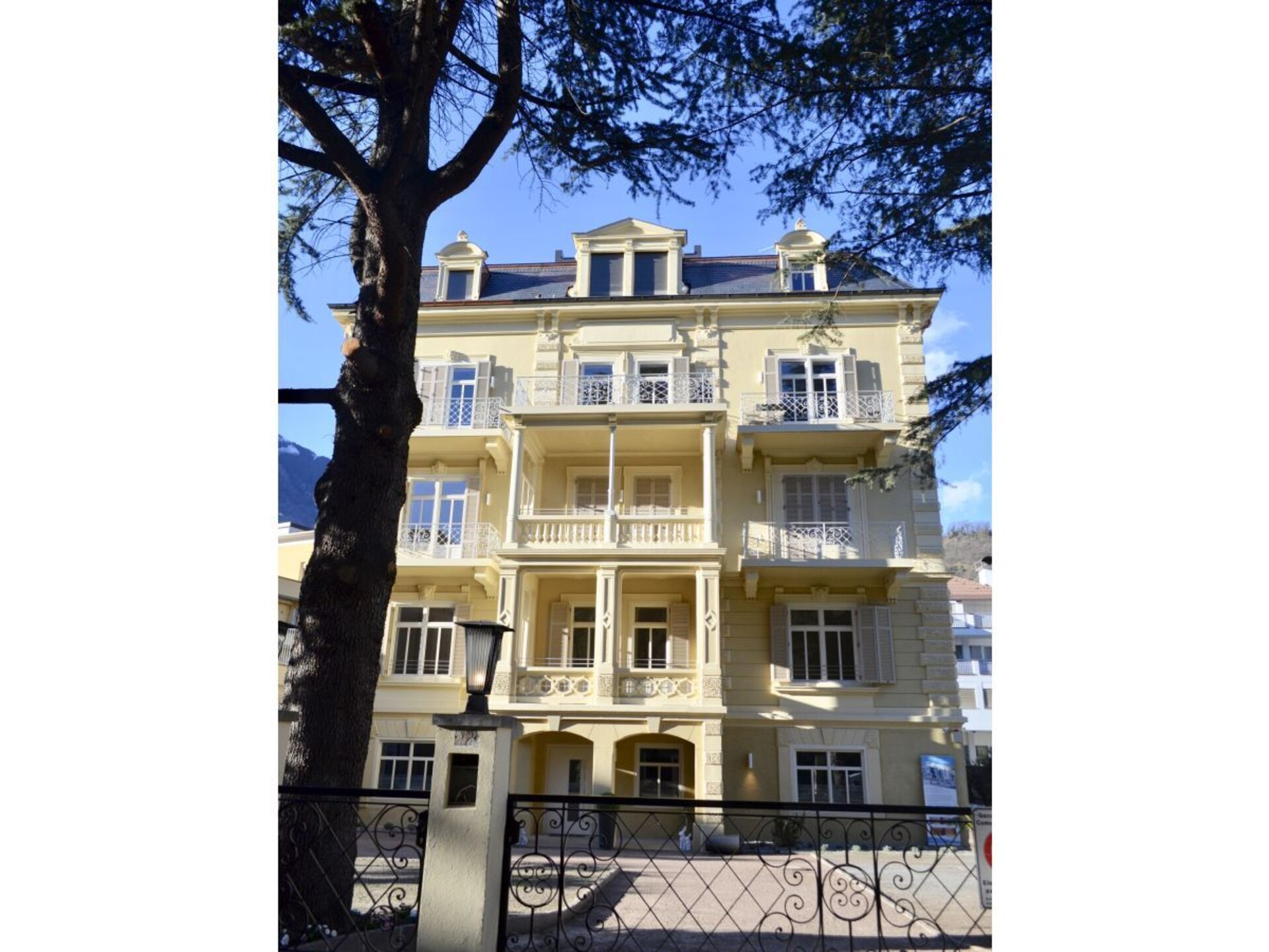 Gerenoveerd appartement in Meran met bergzicht en balkons - foto 6
