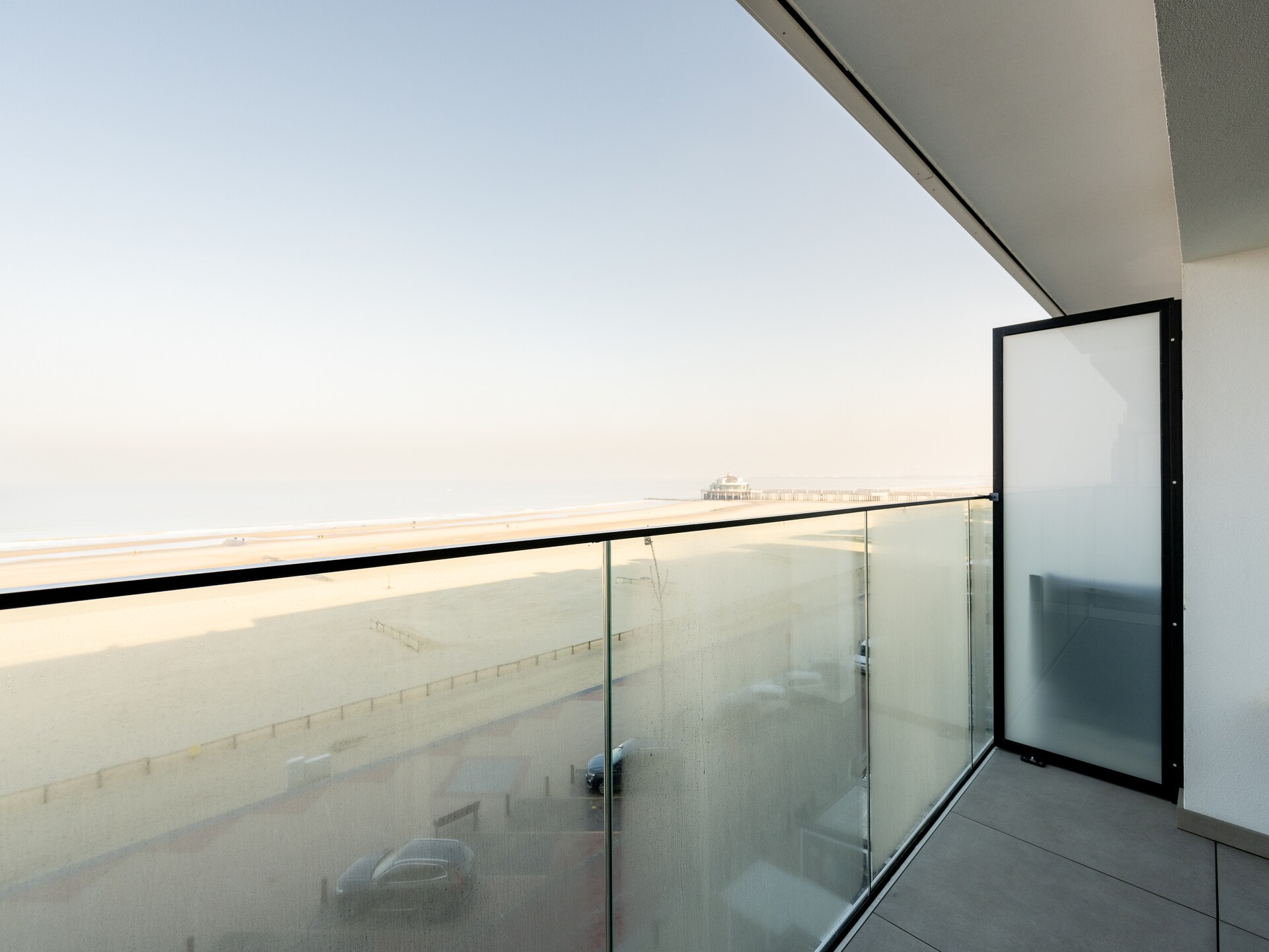 Zonovergoten appartement met weids zeezicht op de Zeedijk van Blankenberge - foto 20