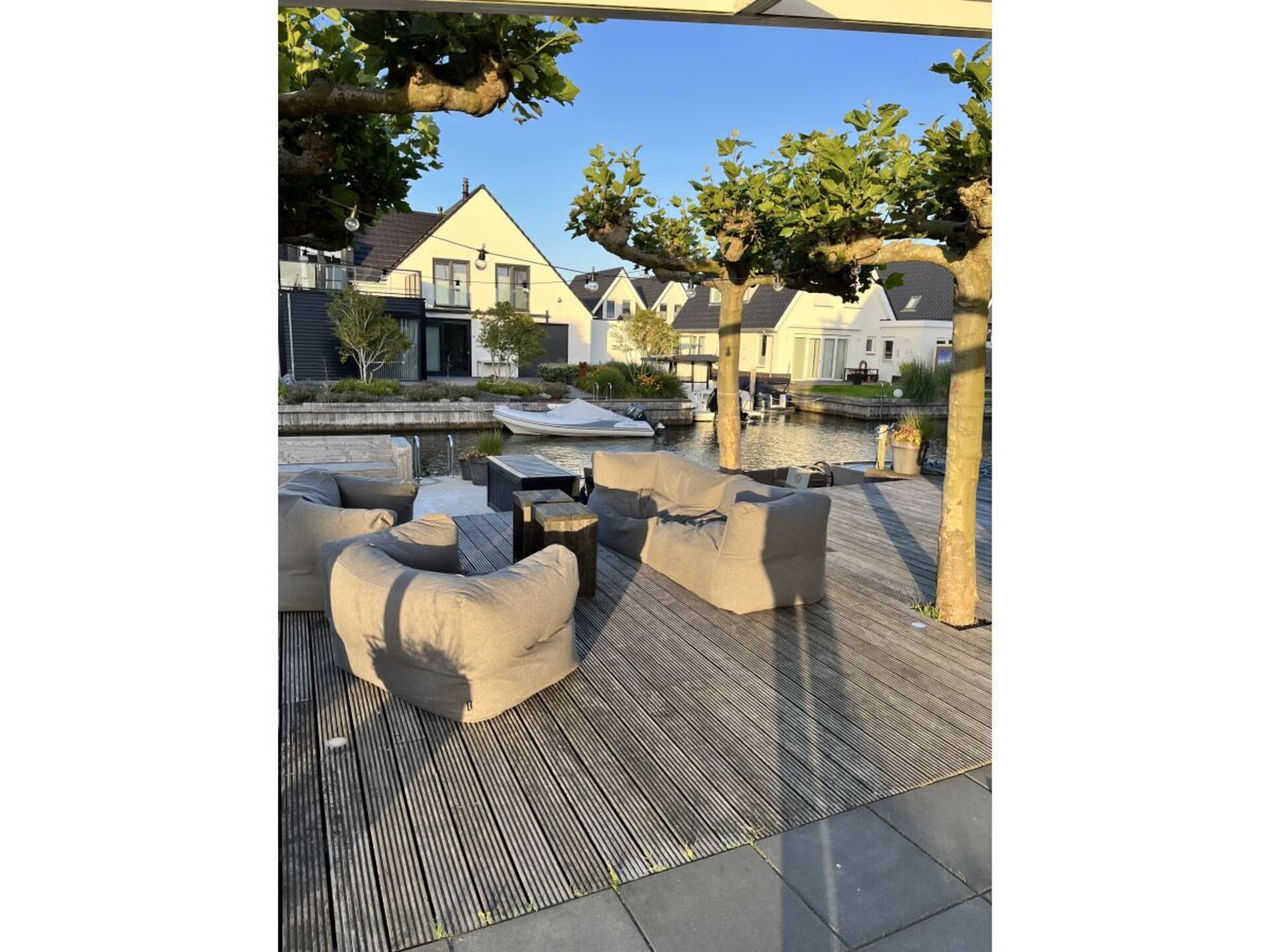 Moderne watervilla met 4 slaapkamers en eigen aanlegsteiger in Stavoren - foto 10