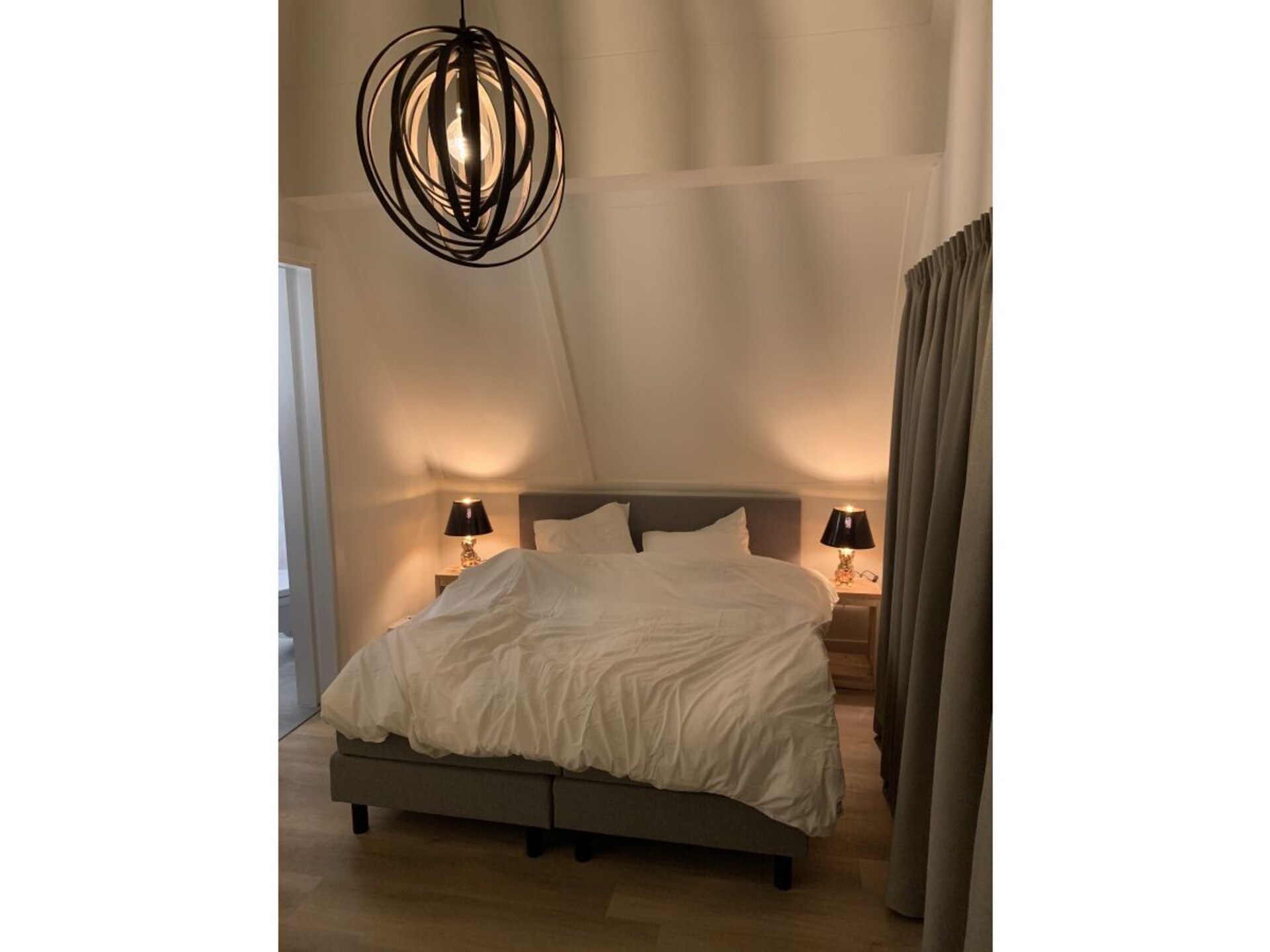 Moderne watervilla met 4 slaapkamers en eigen aanlegsteiger in Stavoren - foto 18