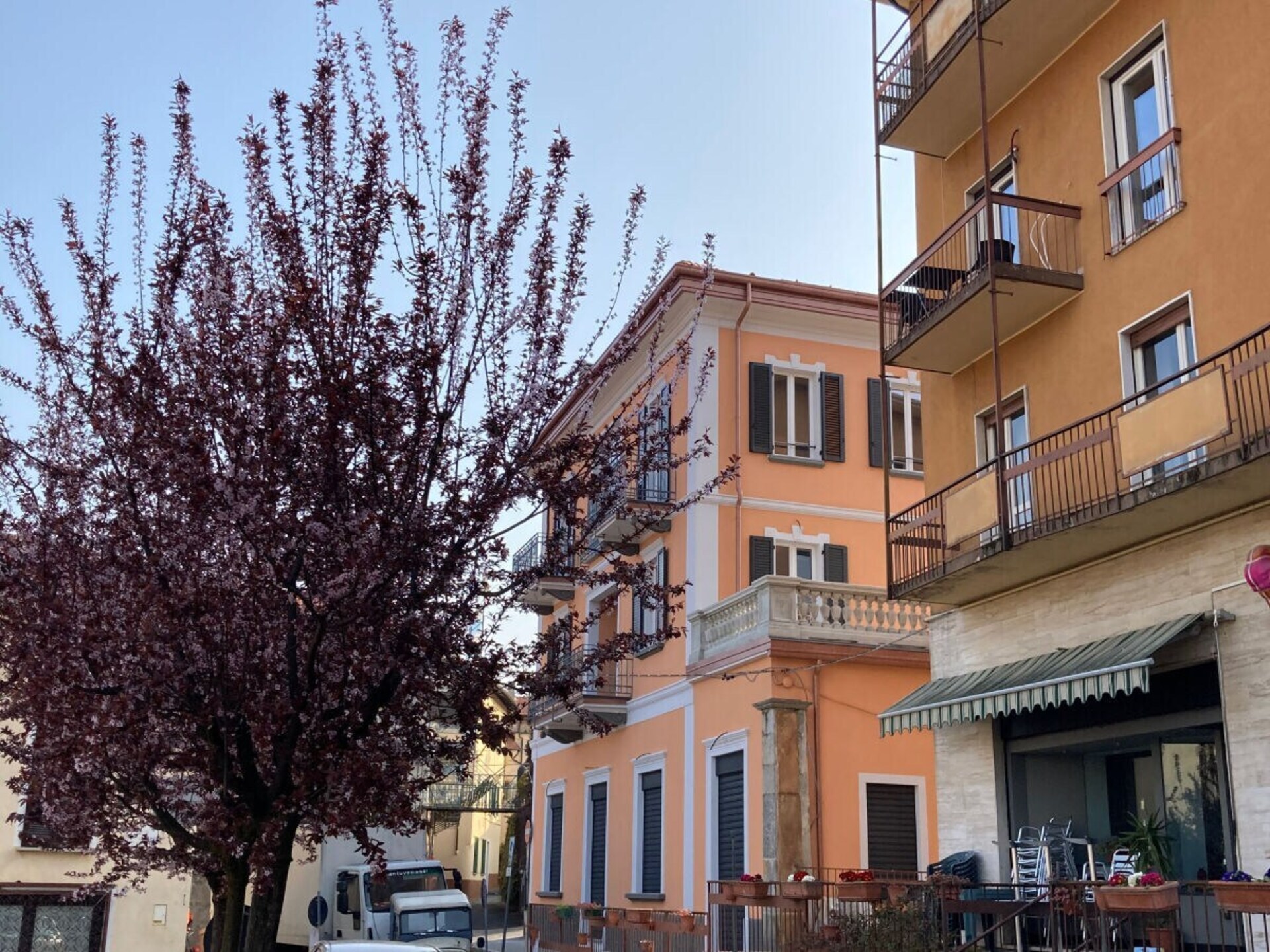 Stijlvol appartement met terras, tuin en zicht op het Lago Maggiore - foto 1