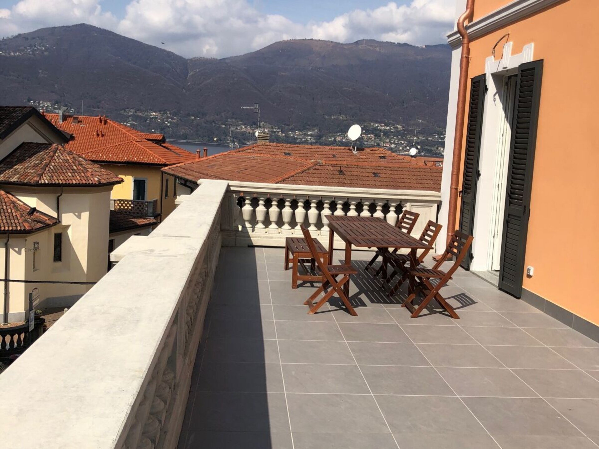 Stijlvol appartement met terras, tuin en zicht op het Lago Maggiore - foto 9