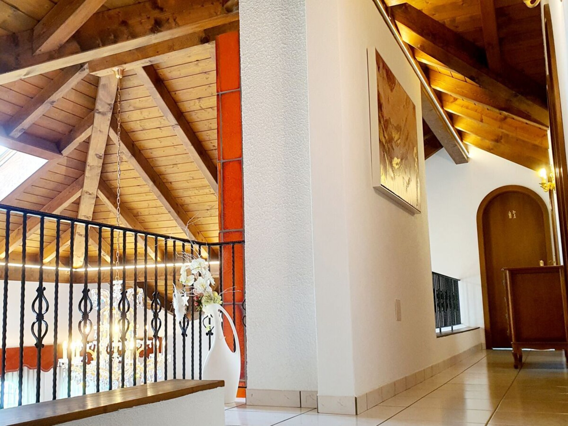 Ruime 7-slaapkamer villa met romantische bogen en bergzicht in Steg - foto 13
