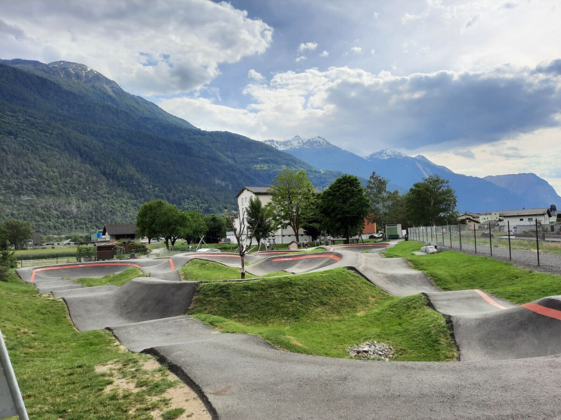 Ruime 7-slaapkamer villa met romantische bogen en bergzicht in Steg - foto 37