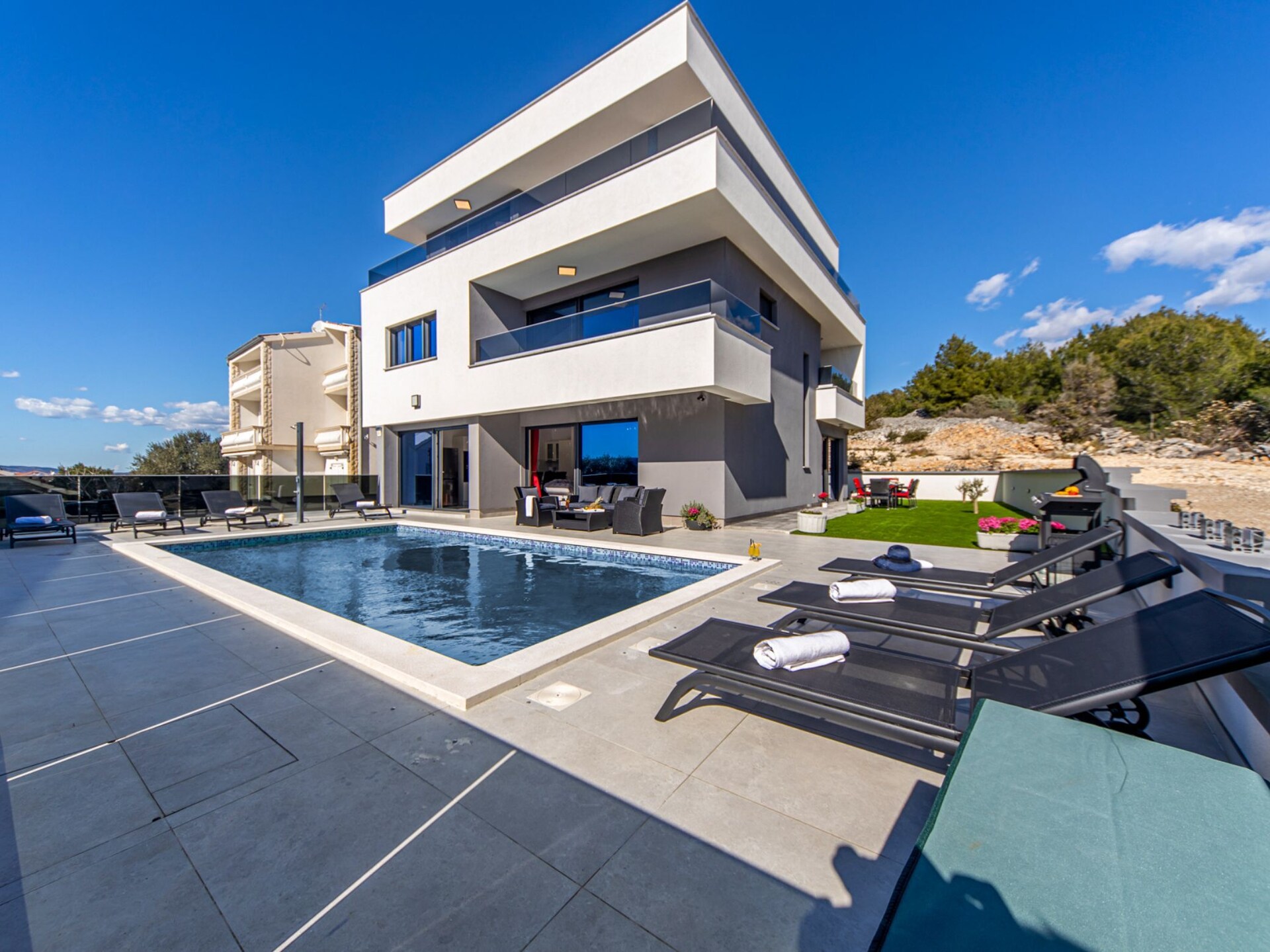 Villa Shaula: Modern 5-kamer villa met zwembad, sauna & gym nabij Šibenik - foto 33