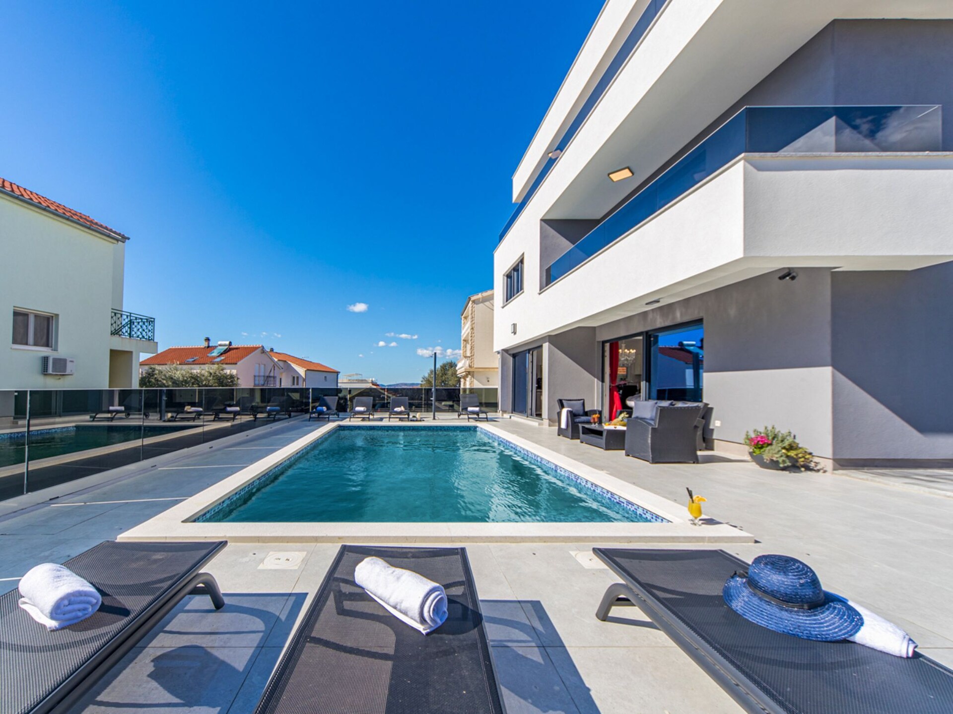 Villa Shaula: Modern 5-kamer villa met zwembad, sauna & gym nabij Šibenik - foto 34