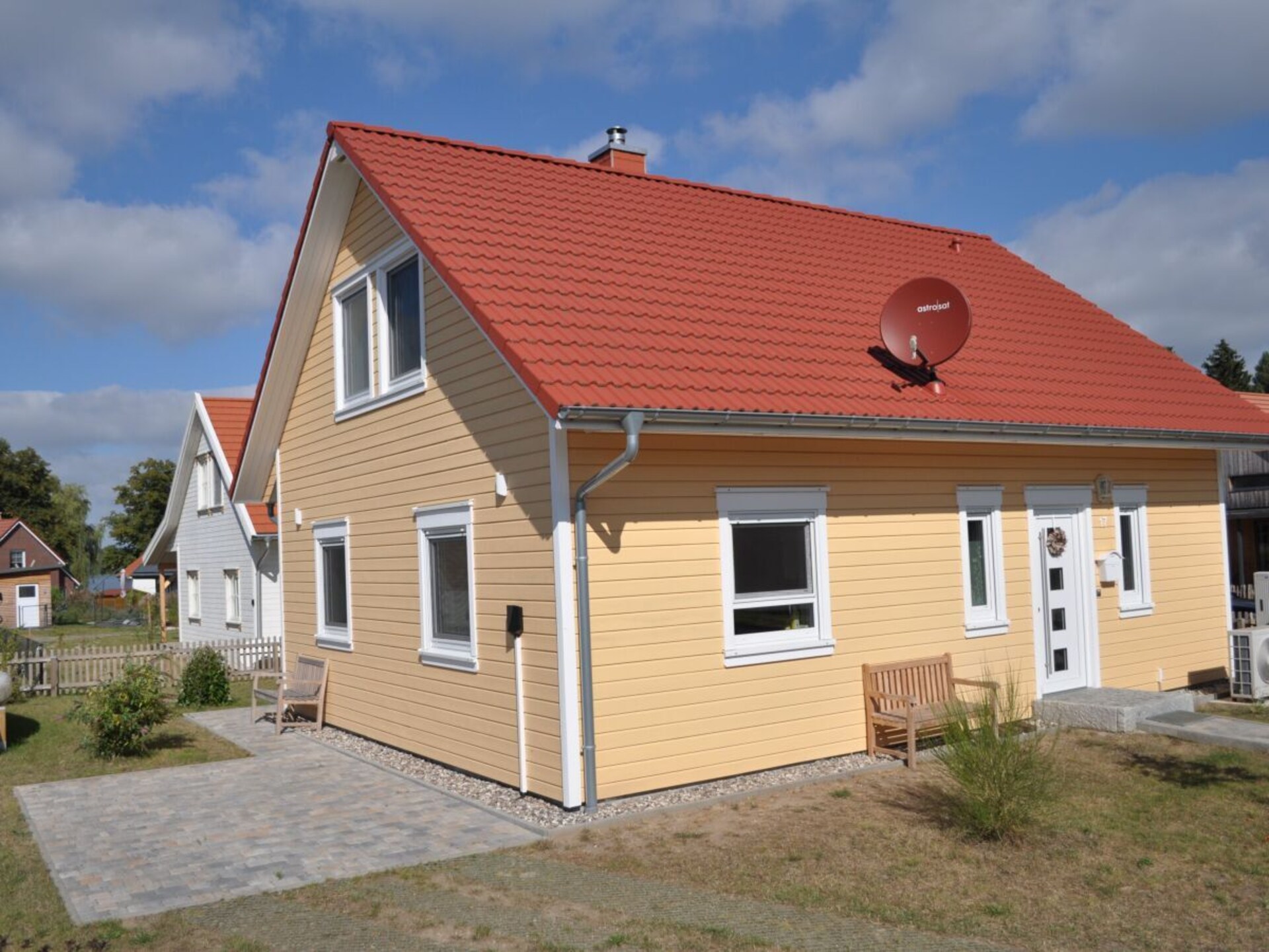 Modern houten vakantiehuis met sauna en zicht op het Great Warinermeer - foto 3