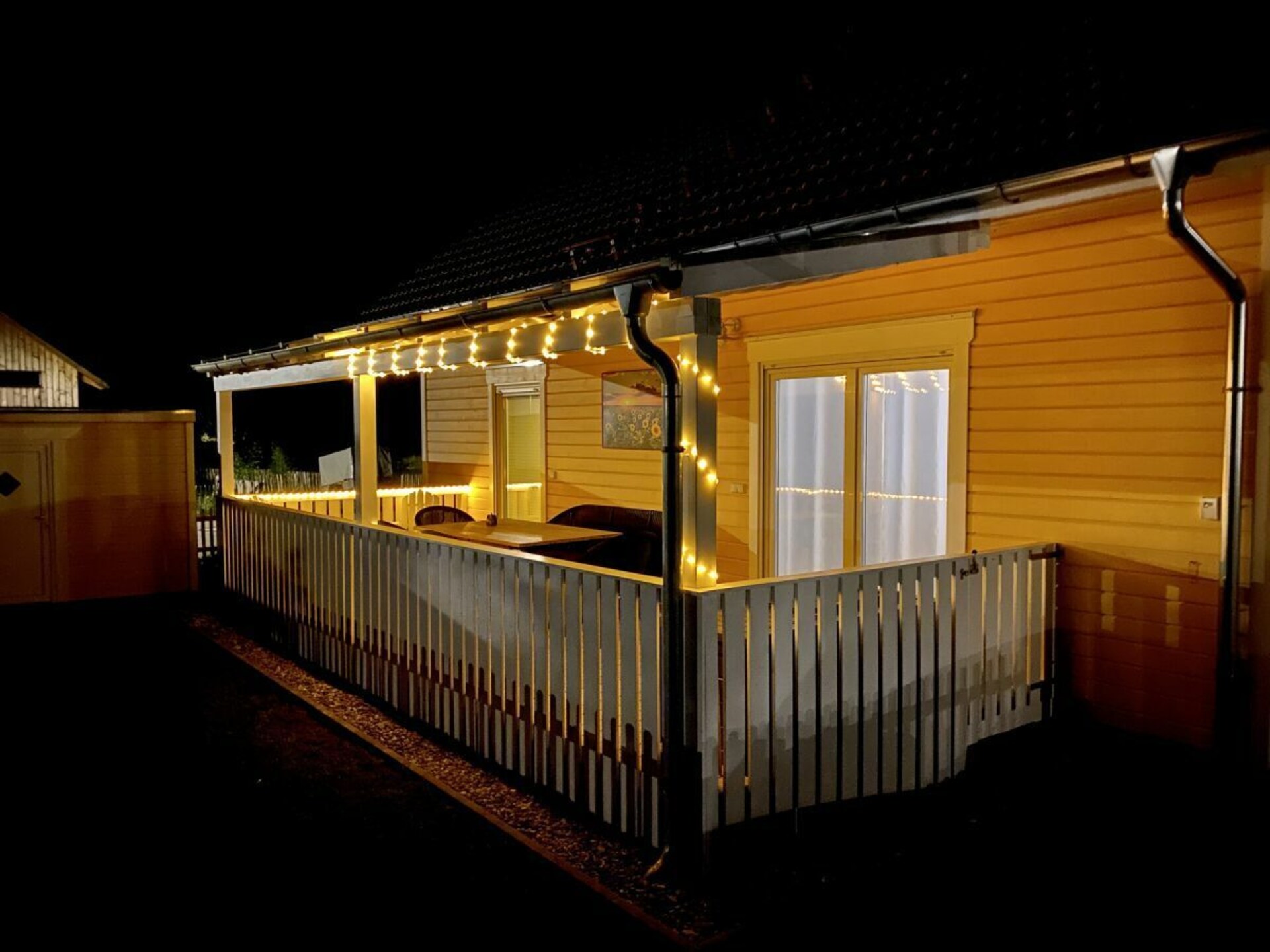 Modern houten vakantiehuis met sauna en zicht op het Great Warinermeer - foto 6