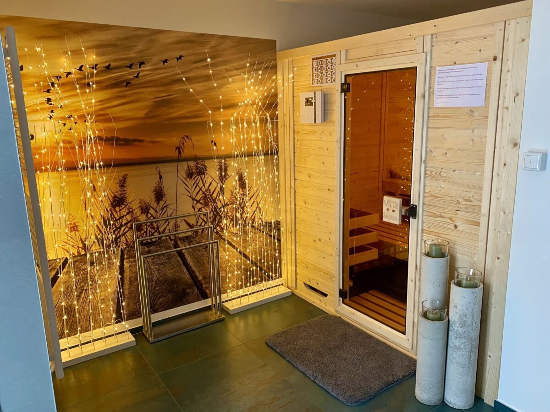 Modern houten vakantiehuis met sauna en zicht op het Great Warinermeer - foto 16