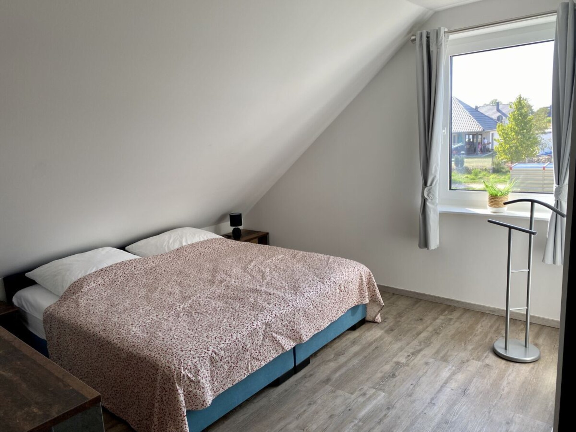 Modern houten vakantiehuis met sauna en zicht op het Great Warinermeer - foto 17