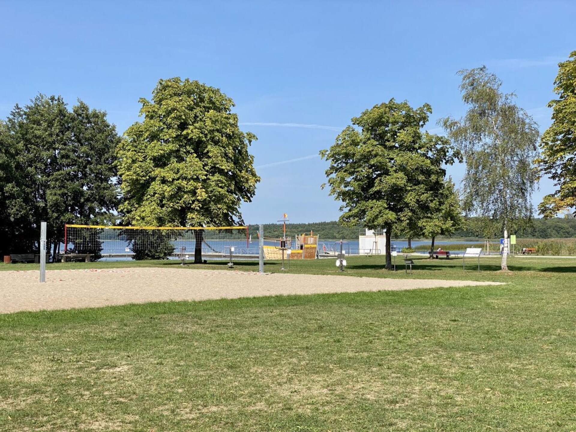 Modern houten vakantiehuis met sauna en zicht op het Great Warinermeer - foto 27