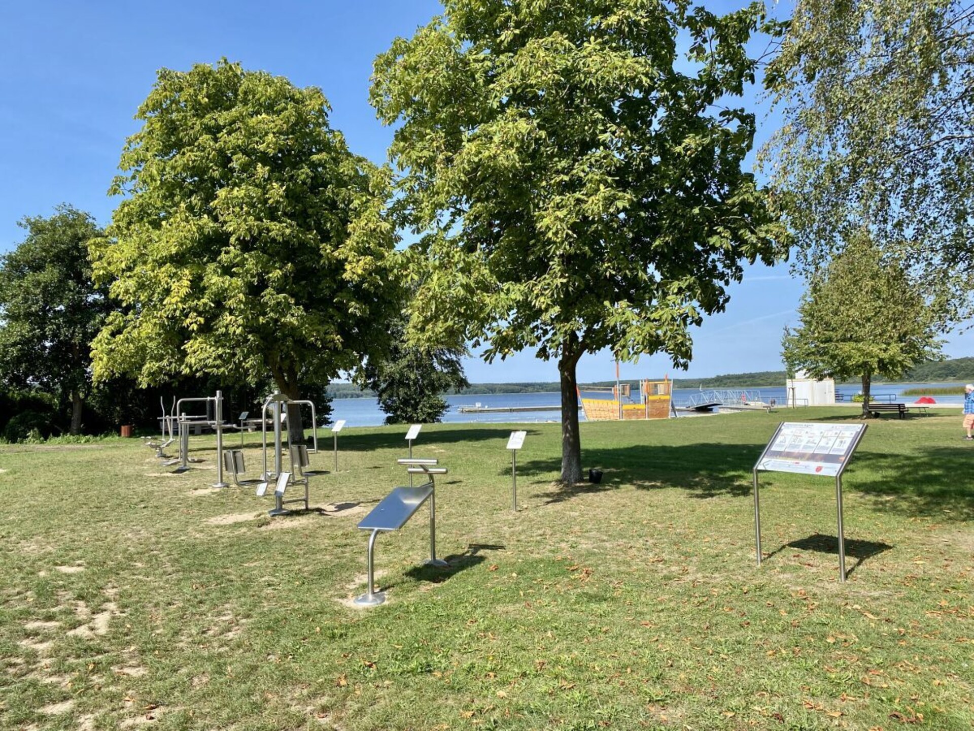 Modern houten vakantiehuis met sauna en zicht op het Great Warinermeer - foto 28