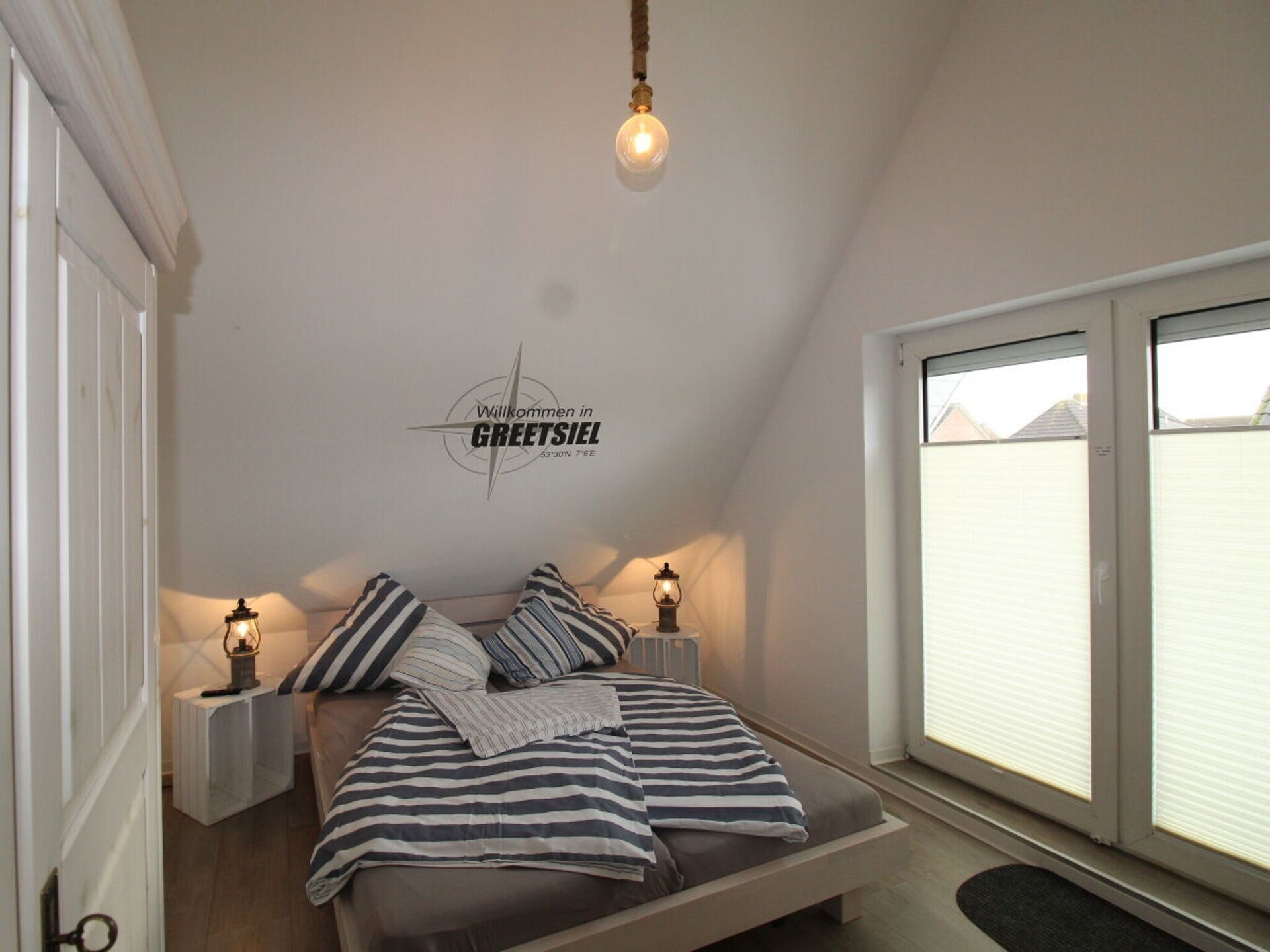 Stijlvol gerenoveerd vakantiehuis met omheinde tuin, 500m van haven Greetsiel - foto 2