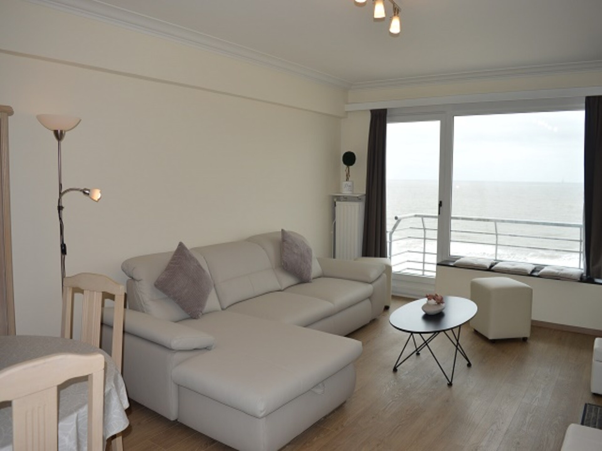 Zonovergoten appartement met zeezicht op de Zeedijk van Blankenberge - foto 1