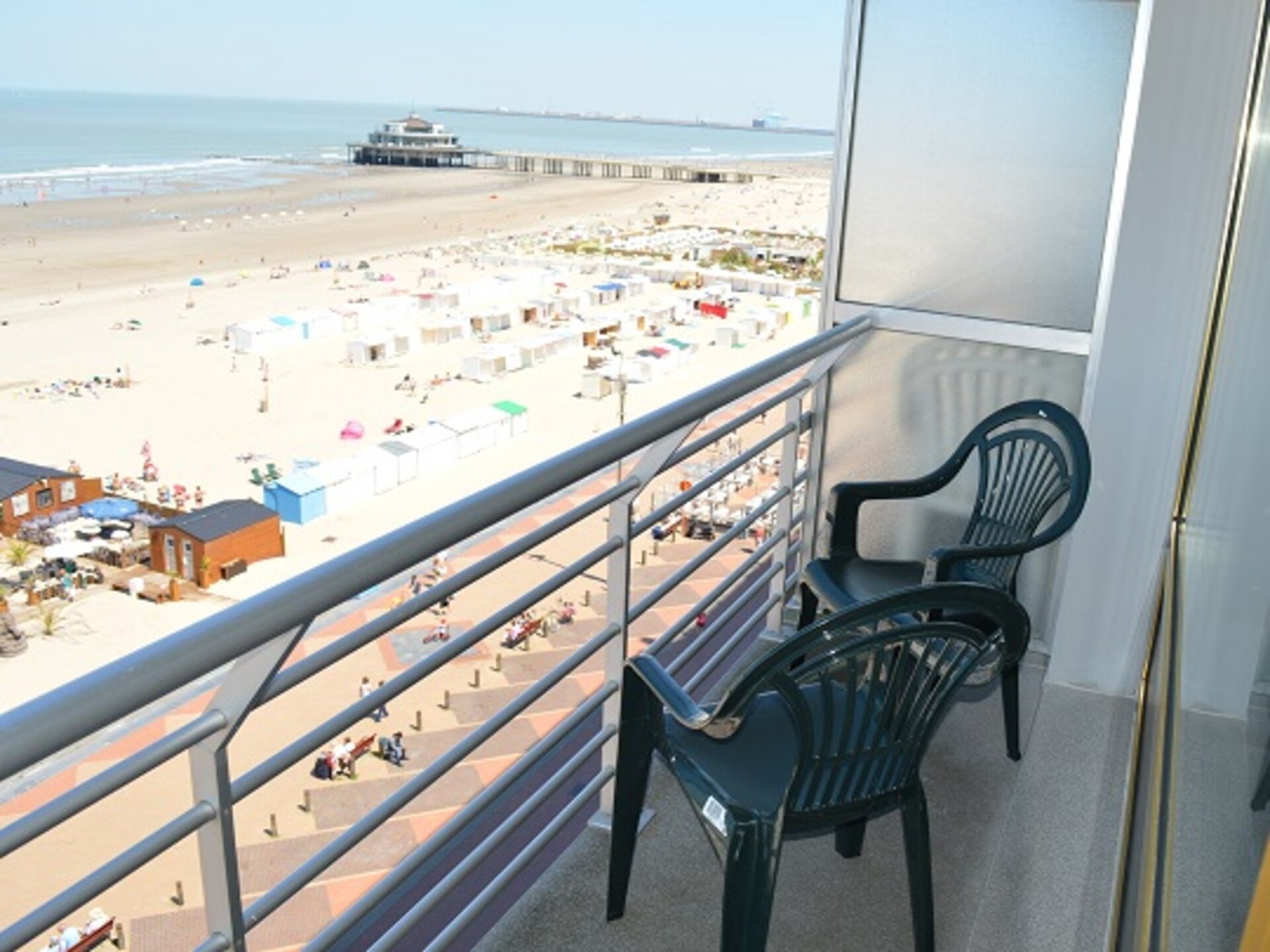 Zonovergoten appartement met zeezicht op de Zeedijk van Blankenberge - foto 5