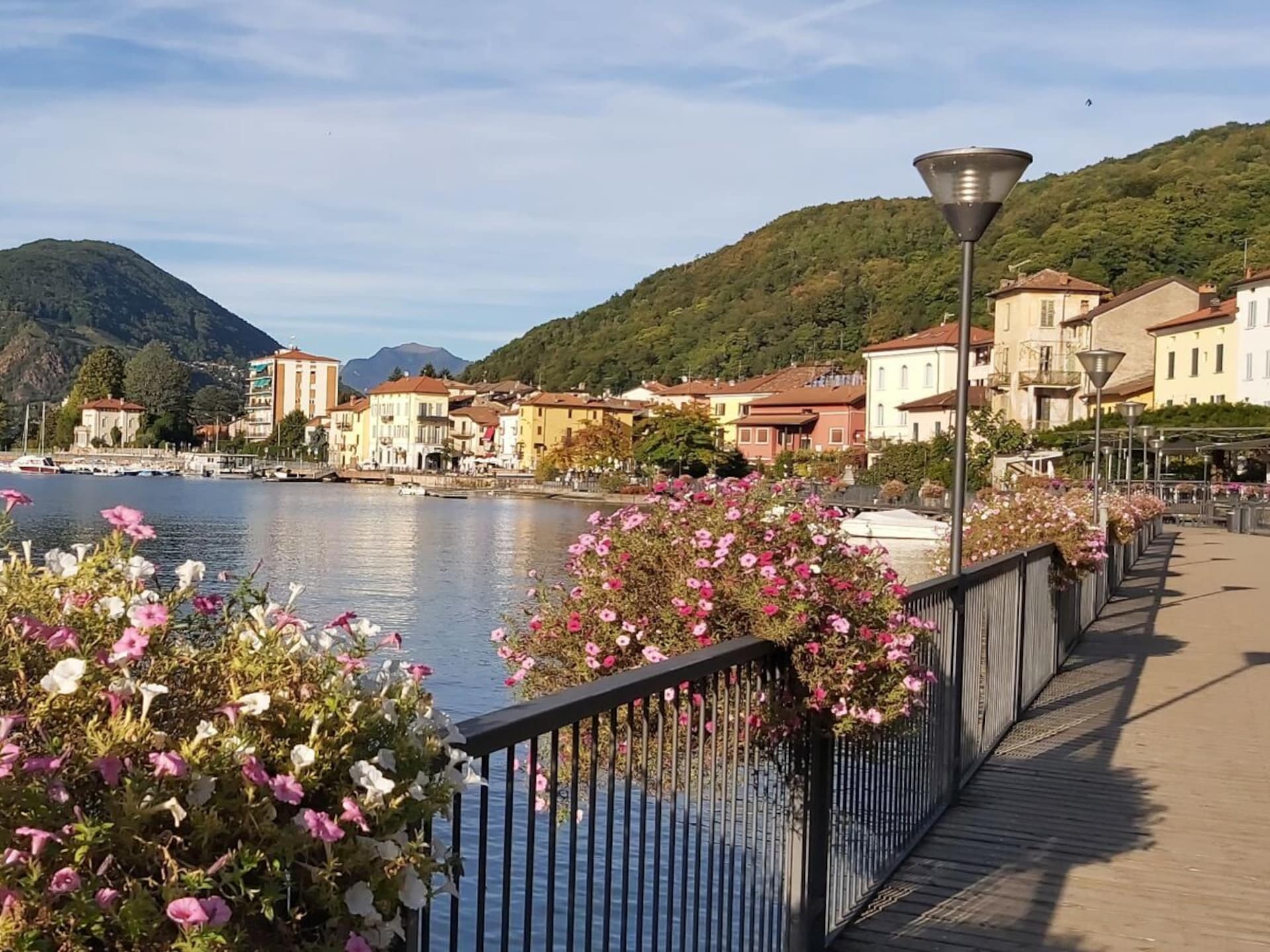 Smaakvol huis aan het Meer van Lugano met privéstrand en panoramisch terras - foto 11