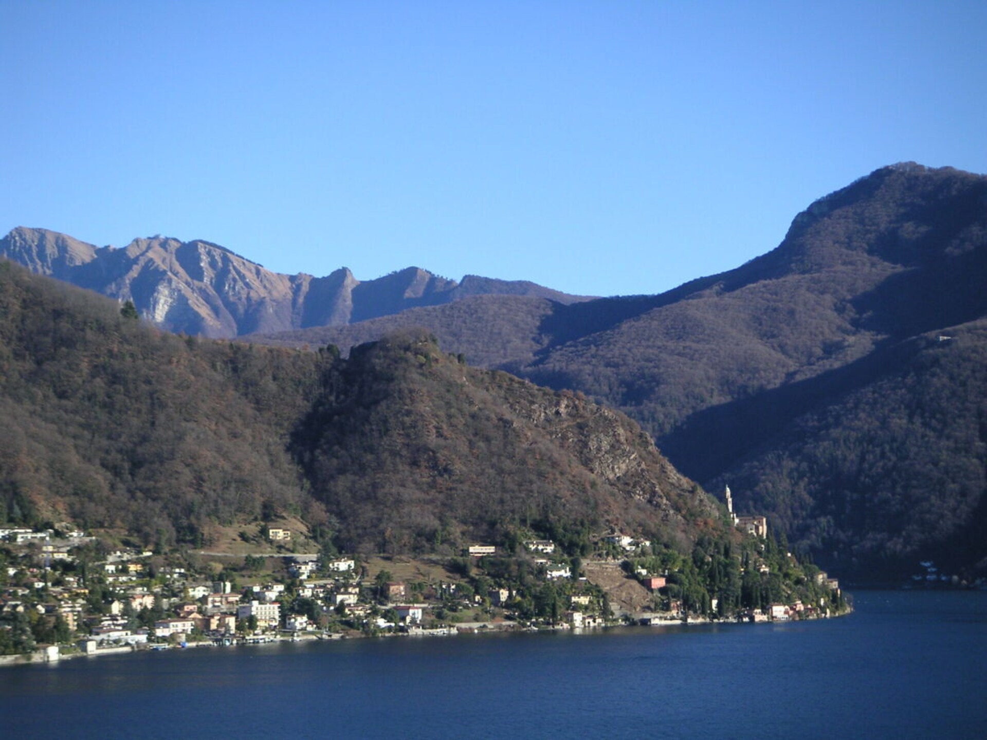 Smaakvol huis aan het Meer van Lugano met privéstrand en panoramisch terras - foto 13