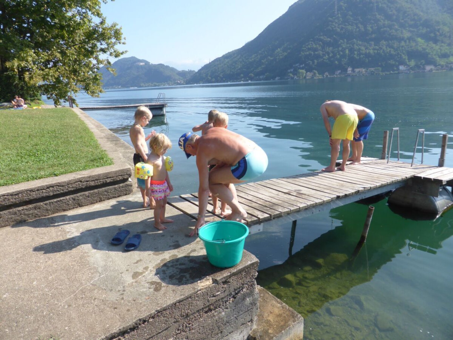 Smaakvol huis aan het Meer van Lugano met privéstrand en panoramisch terras - foto 16