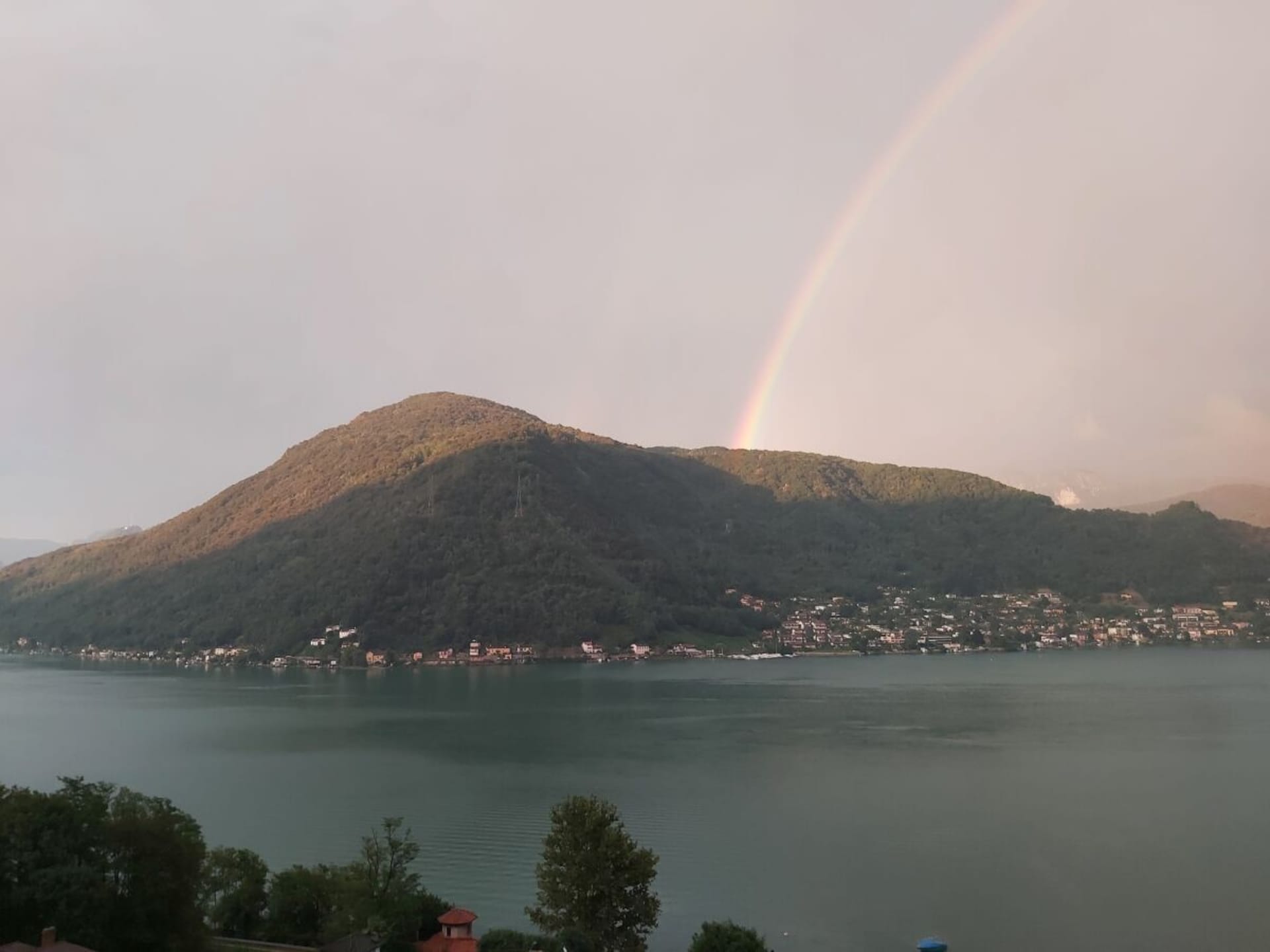 Smaakvol huis aan het Meer van Lugano met privéstrand en panoramisch terras - foto 20