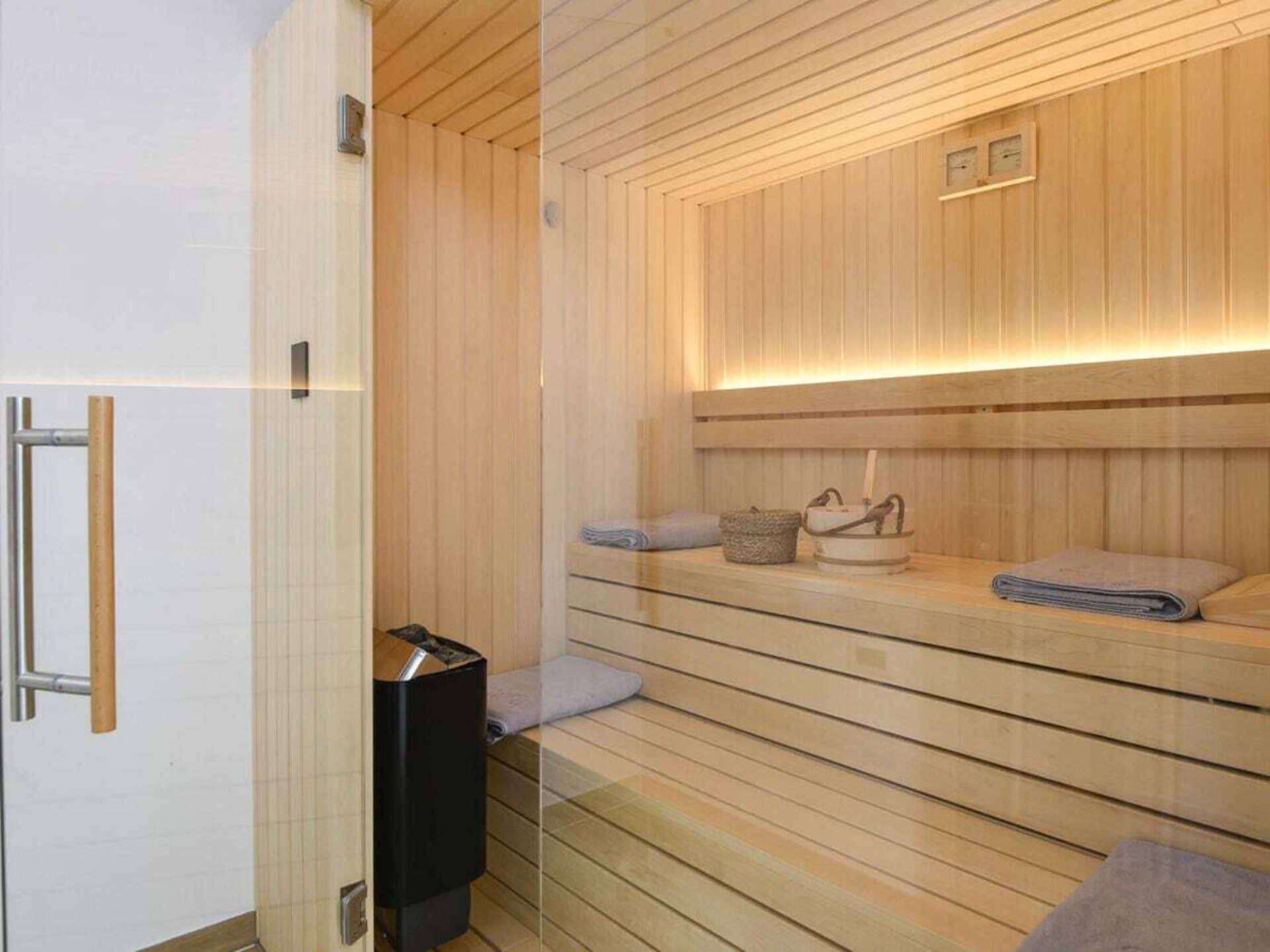 Moderne villa met privézwembad, sauna & zeezicht in Stankovic - foto 54