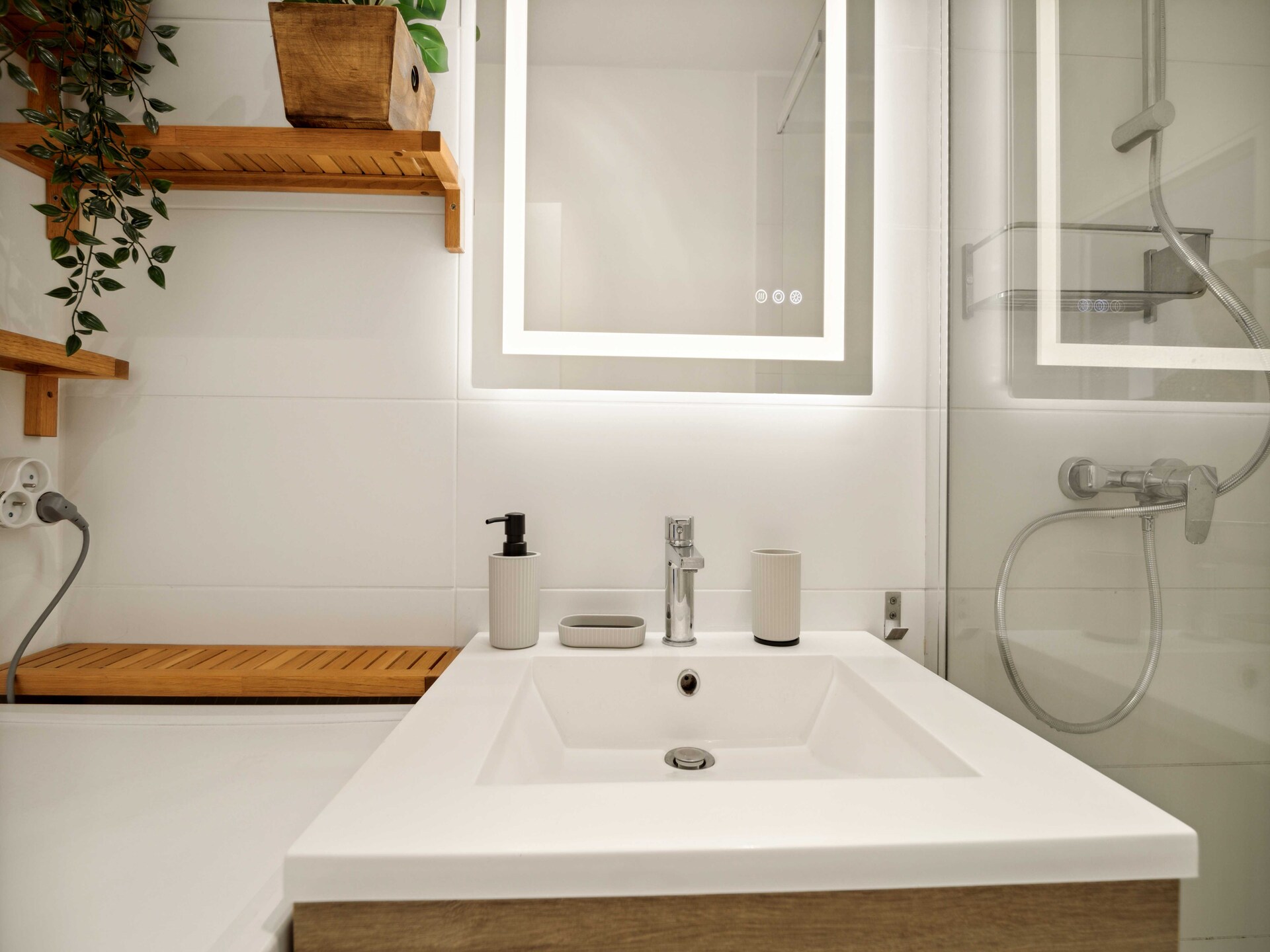 Modern appartement met zeezicht op 10 minuten van centrum Saint-Tropez - foto 24