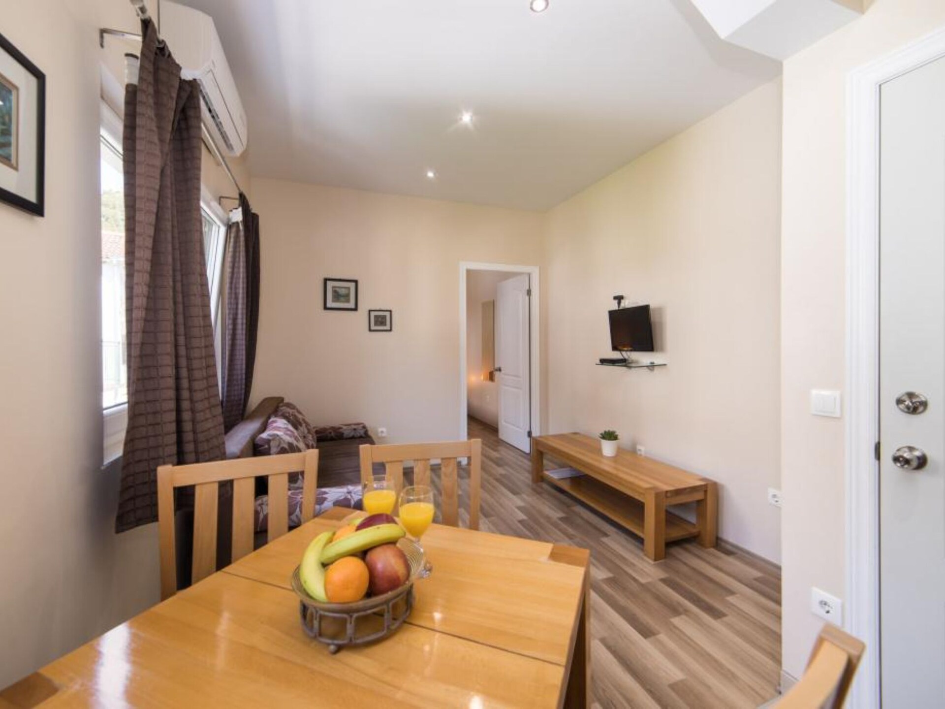 Modern appartement vlakbij zee in centrum Drvenik - foto 3