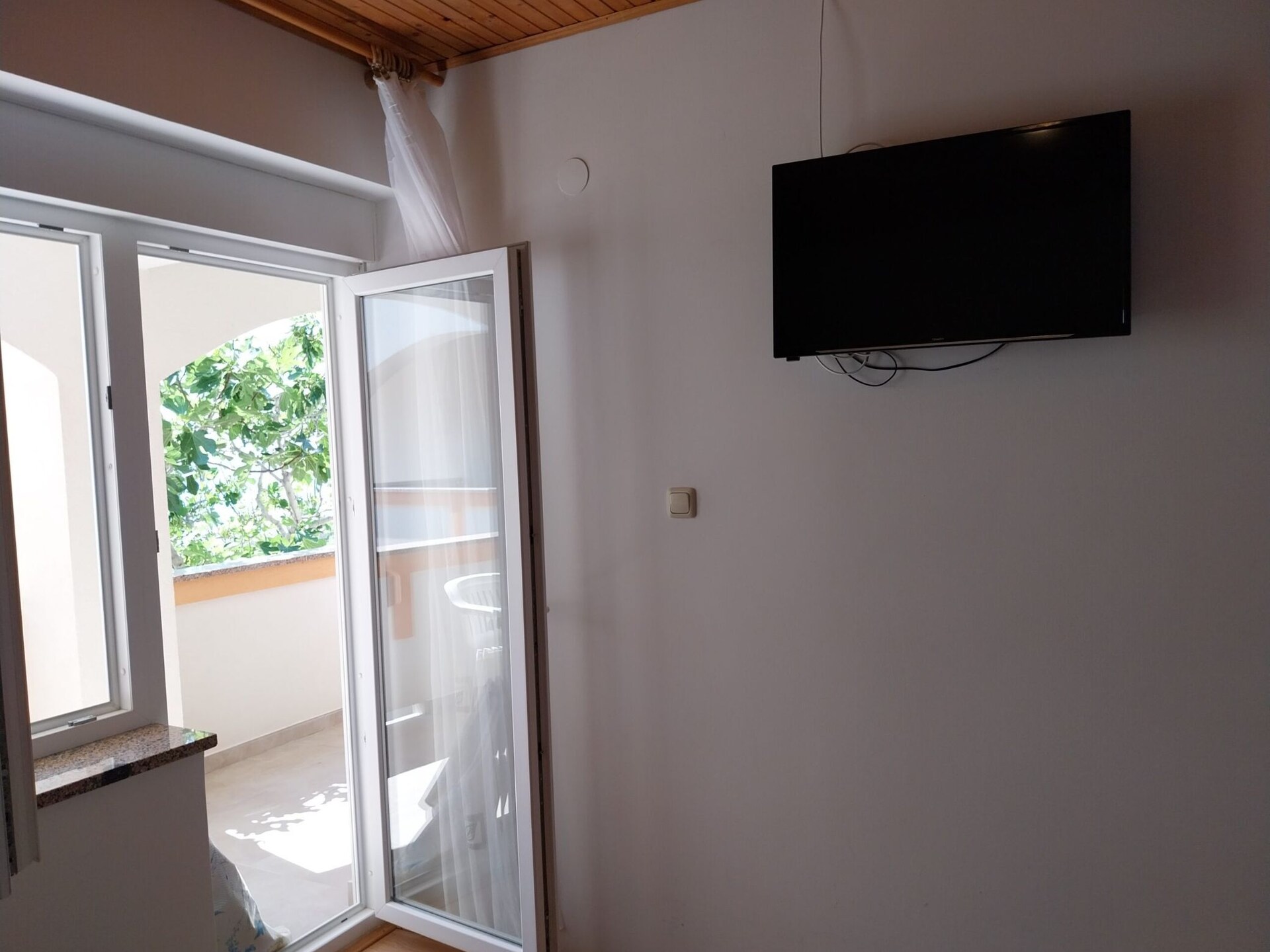 Op 300 m van het strand: Ruim appartement voor 4 personen op Pag - foto 5