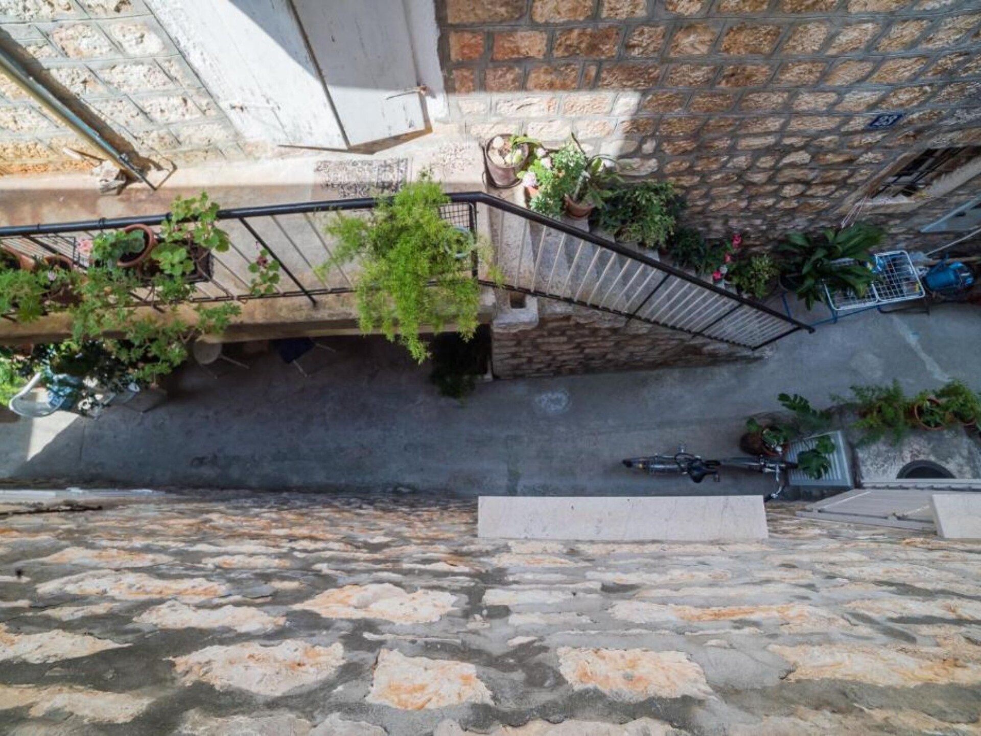 Authentiek stenen appartement met zeezicht op eiland Brač, 30m van strand - foto 33