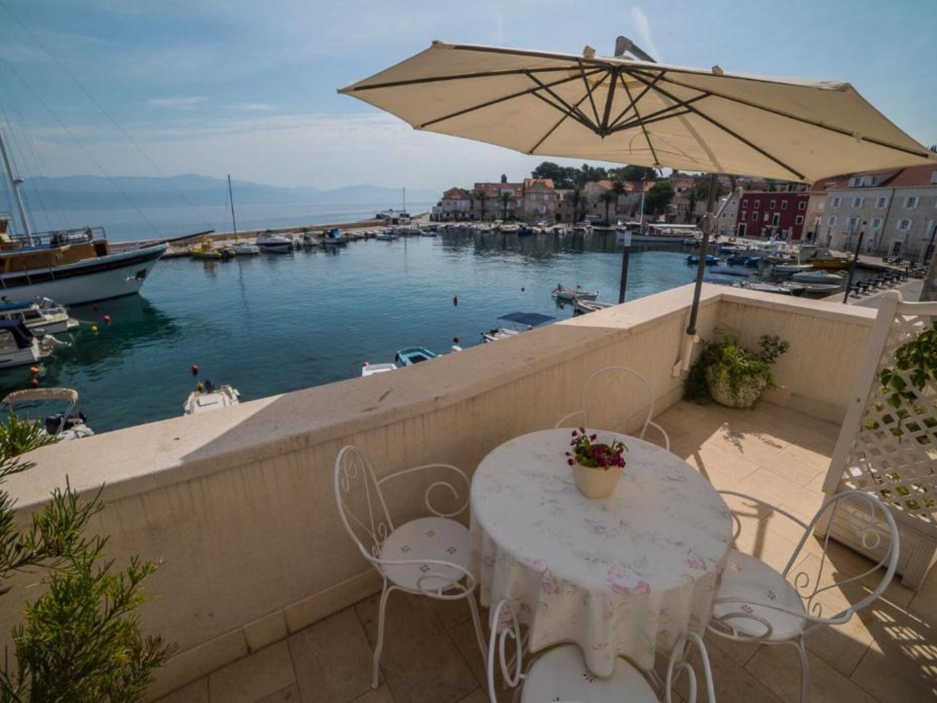 Authentiek stenen appartement met zeezicht op eiland Brač, 30m van strand - foto 38