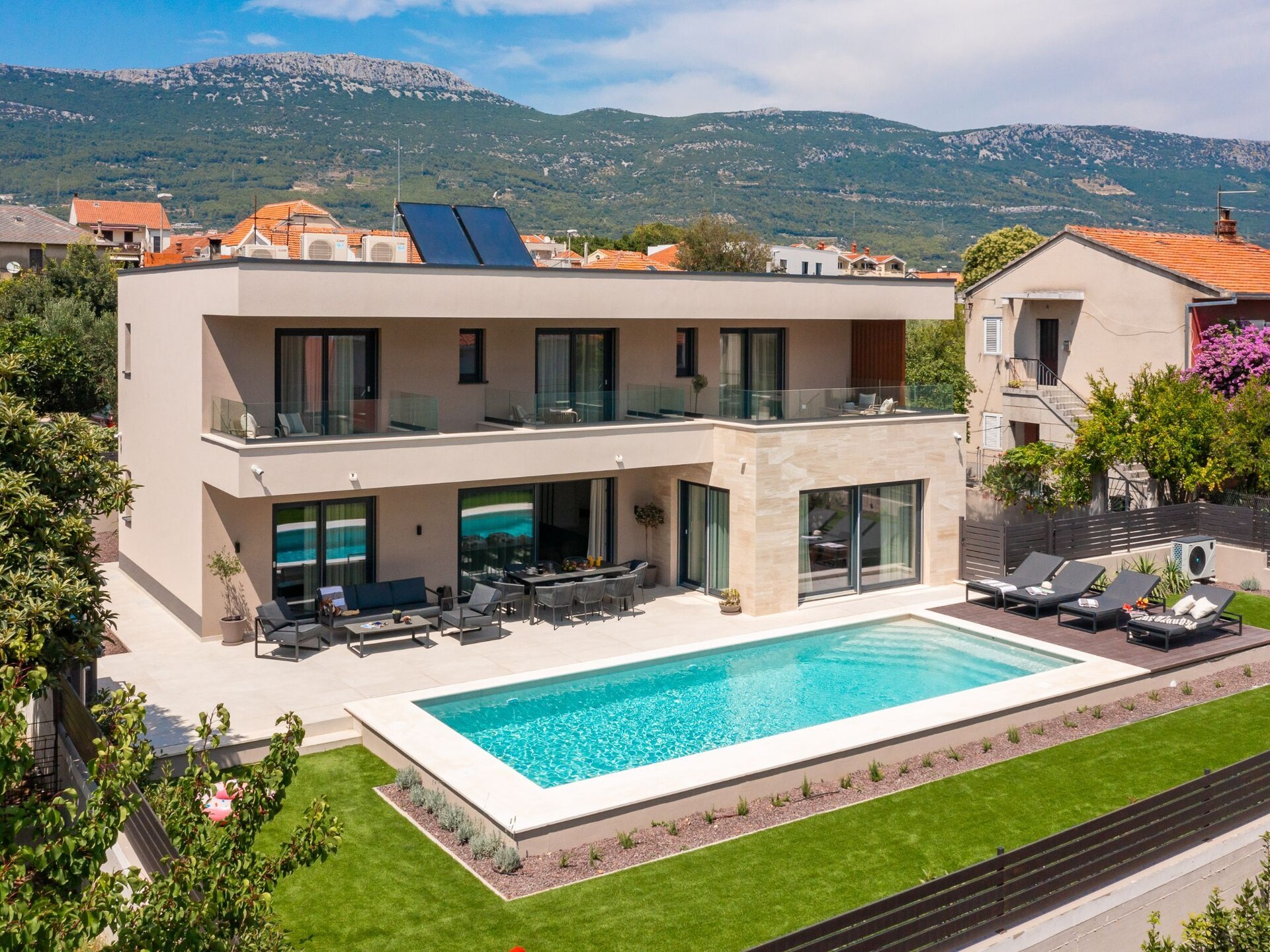 Villa Prima Lux: Ruim vakantiehuis met privézwembad op 400m van zee bij Split - foto 74