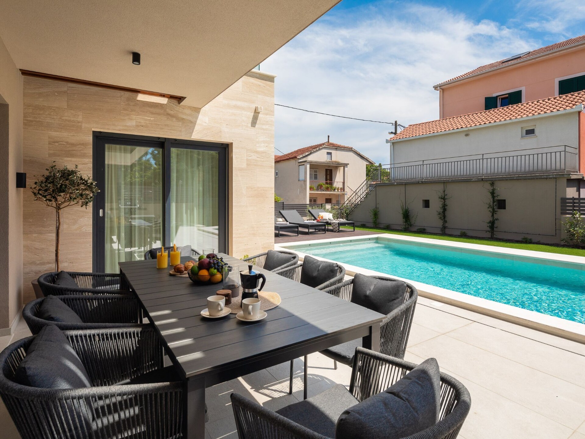 Villa Prima Lux: Ruim vakantiehuis met privézwembad op 400m van zee bij Split - foto 13