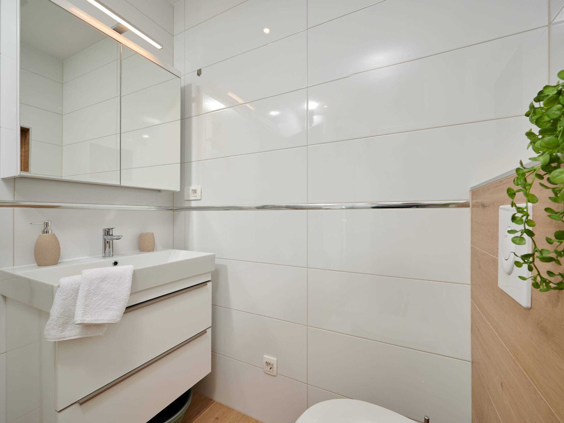 Ruim appartement voor 5 personen bij zee in Okrug Gornji met gedeeld zwembad - foto 20