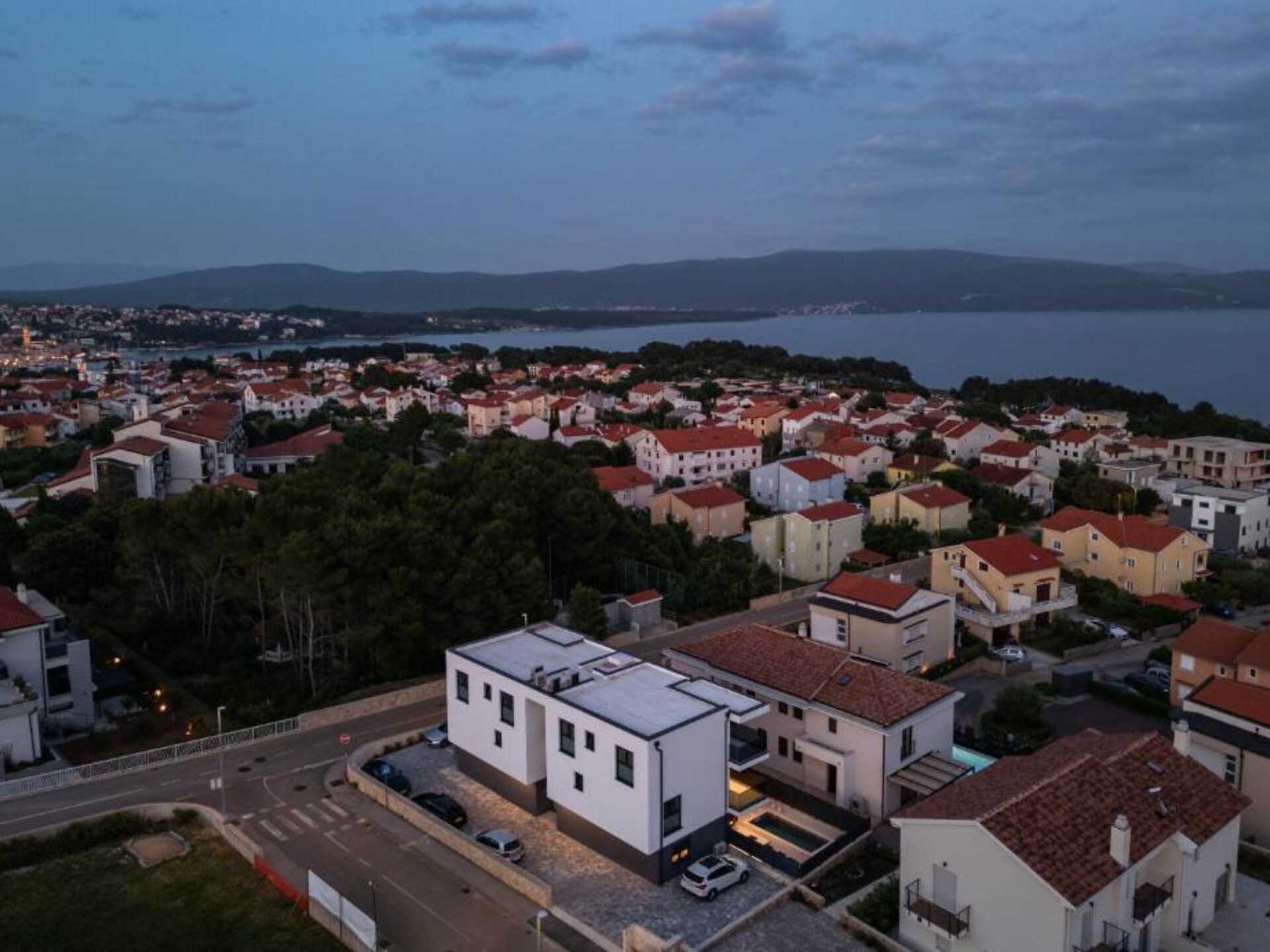 Zonovergoten driekamerappartement vlakbij zee op eiland Krk - foto 17