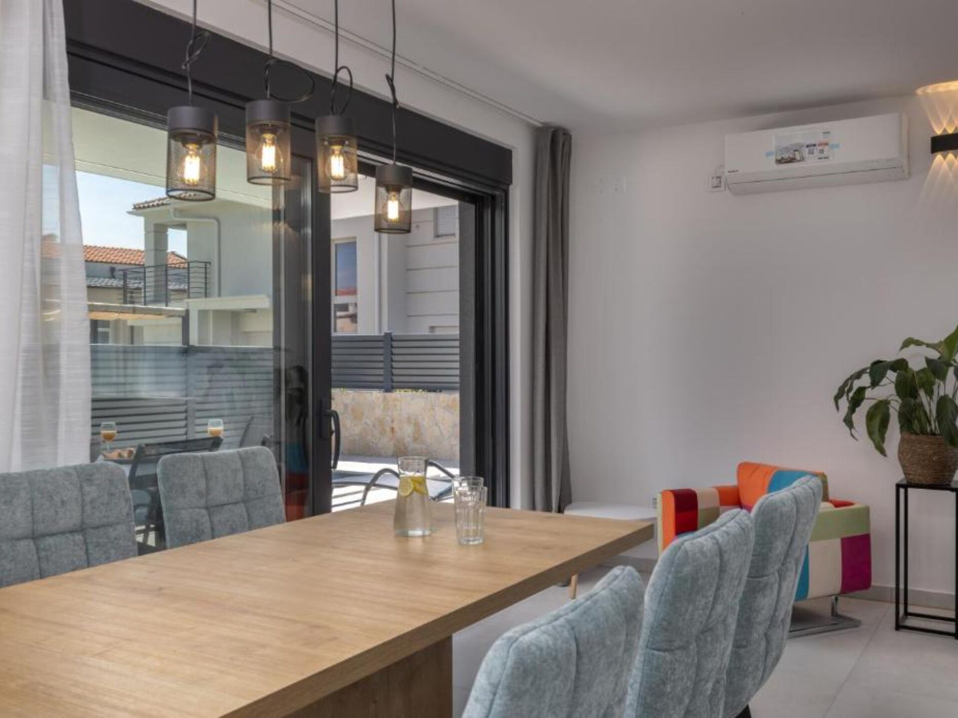 Zonovergoten driekamerappartement vlakbij zee op eiland Krk - foto 2