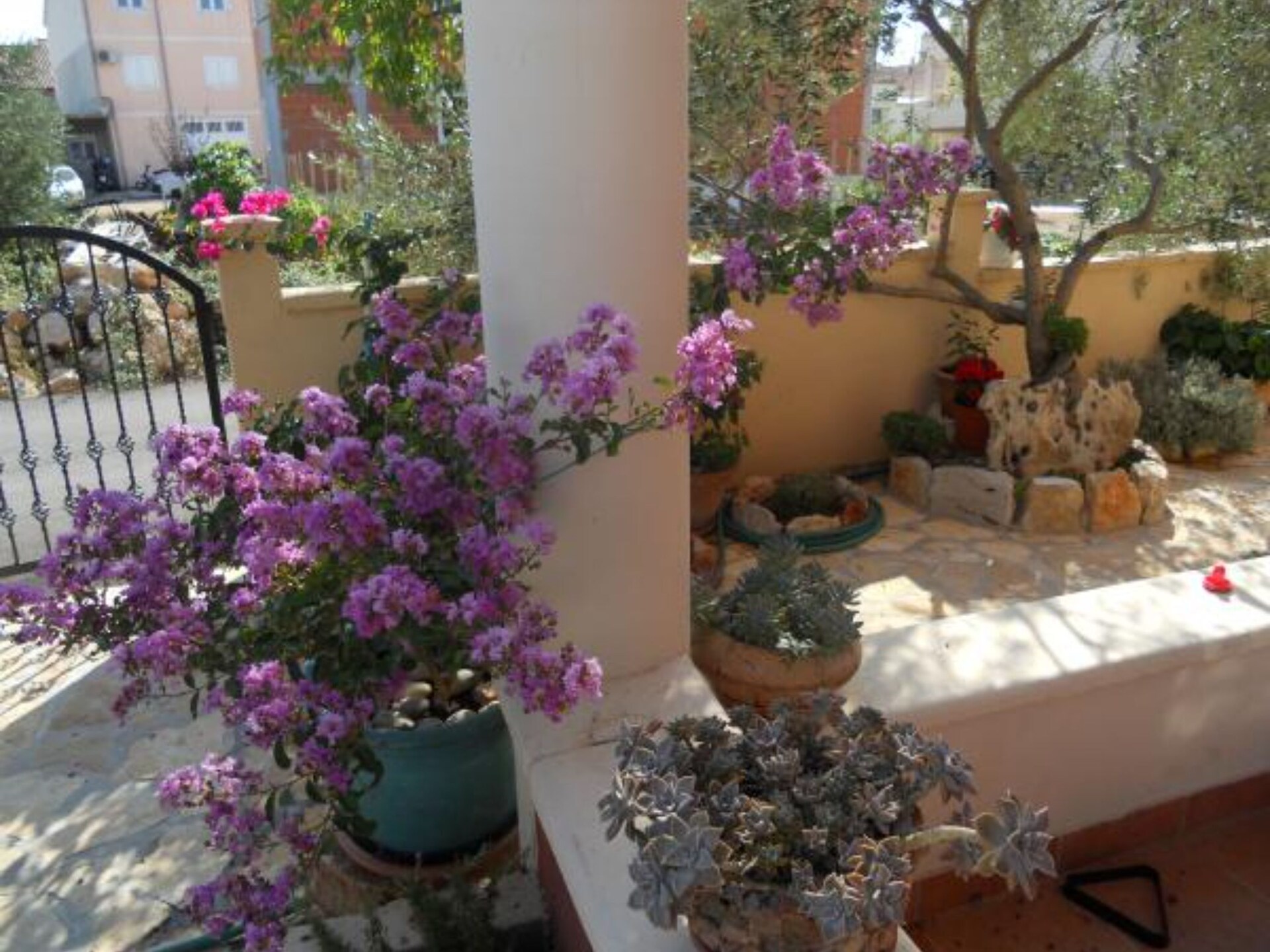 Rustiek appartement met terras in Vodice, vlakbij strand en centrum - foto 11