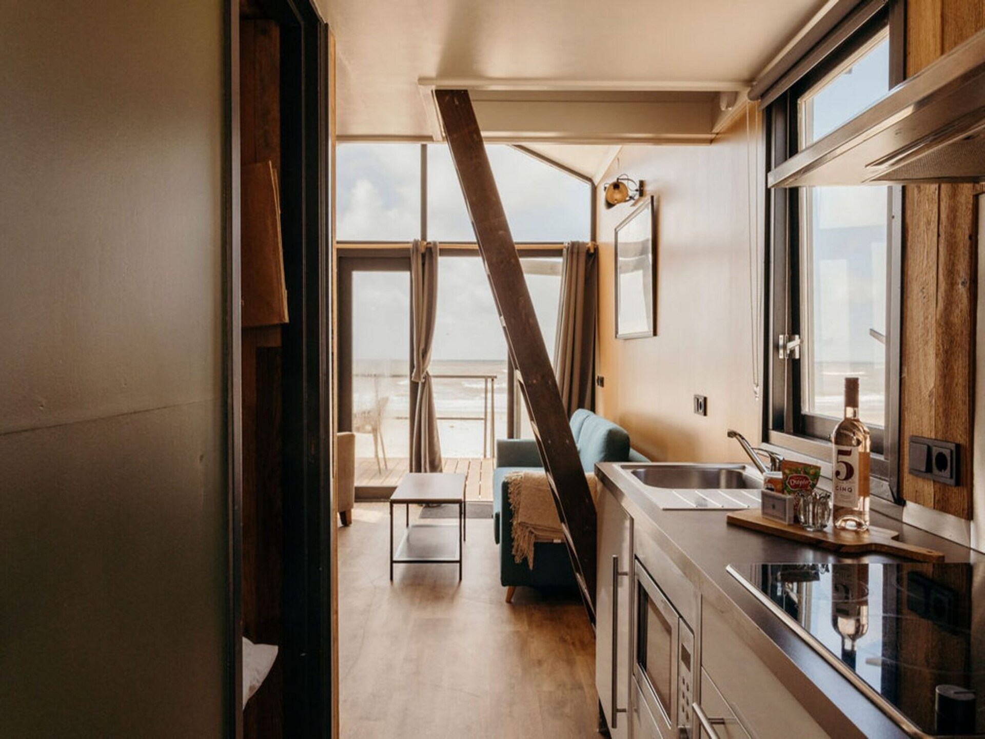 Zeehut Petten: Uniek strandhuis met privéterras aan de Noordzee - foto 8