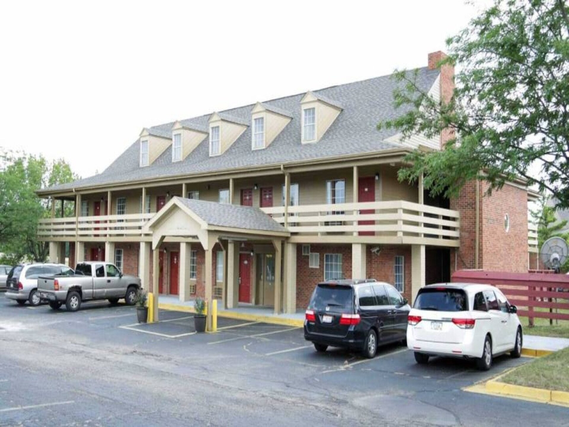 Comfortabele hotelkamer met kingsize bed in Dayton – huisdieren welkom - foto 5