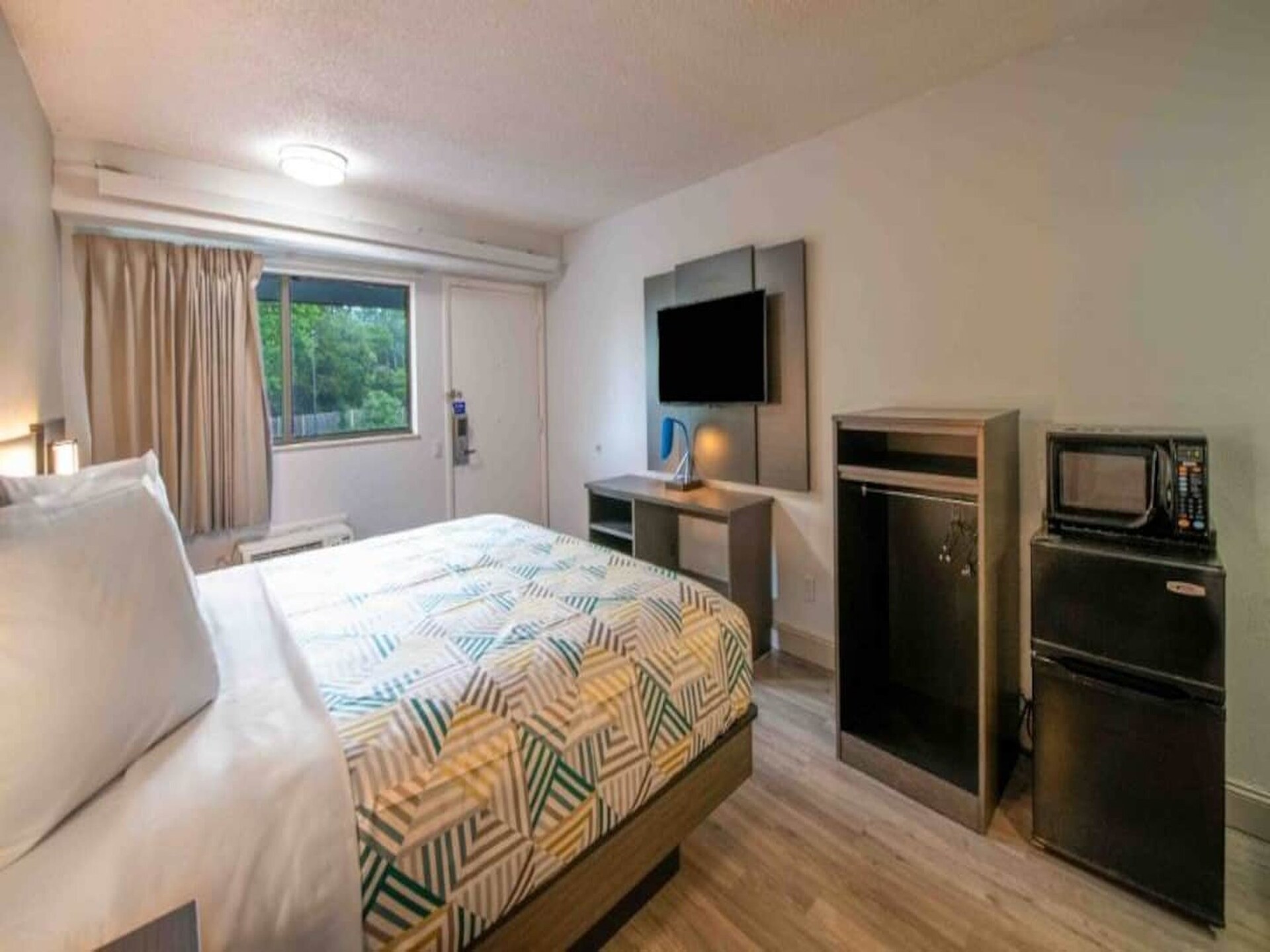 Comfortabel appartement in Charlotte met bad en gratis WiFi - foto 7