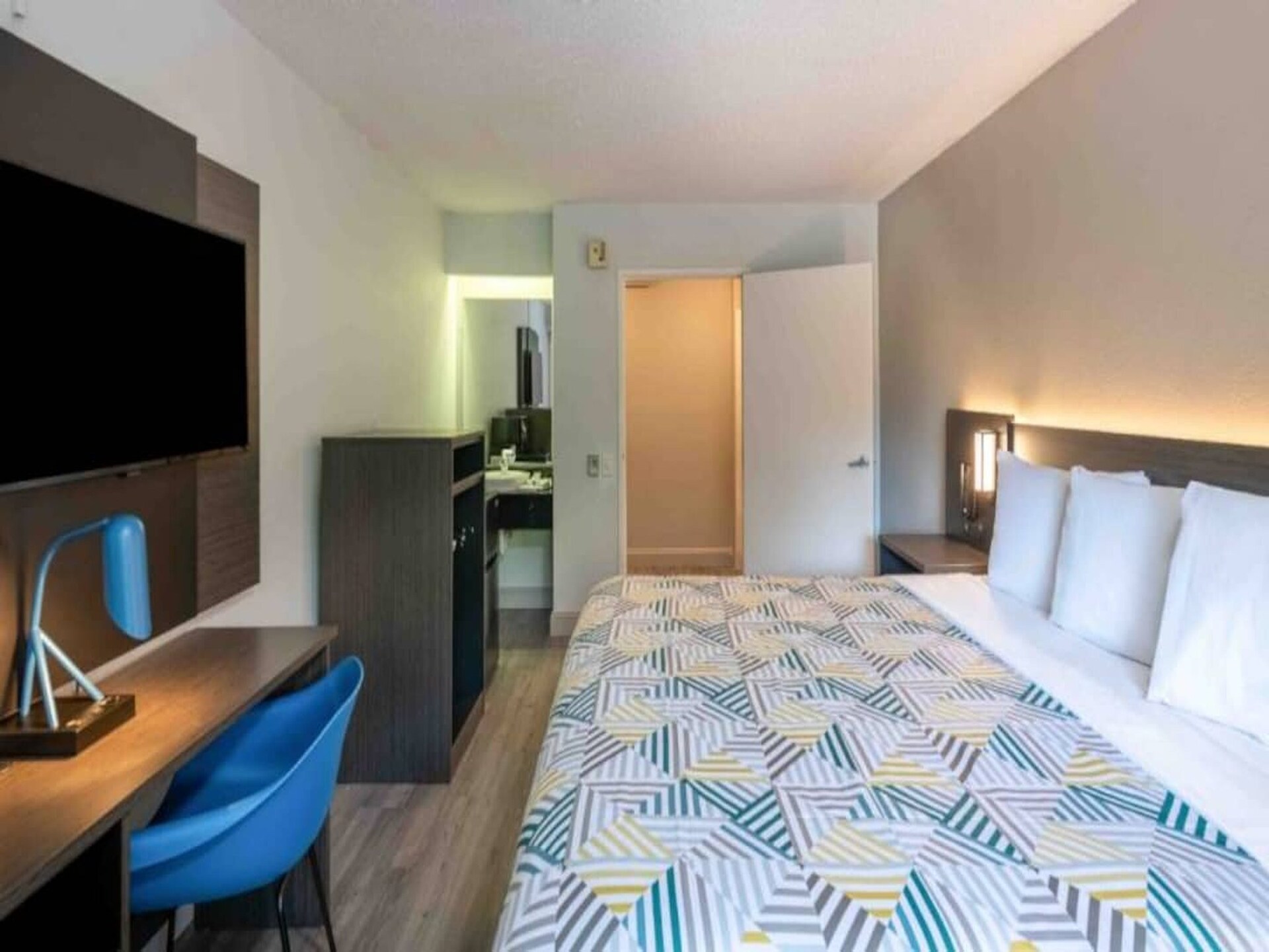 Comfortabel appartement in Charlotte met bad en gratis WiFi - foto 20