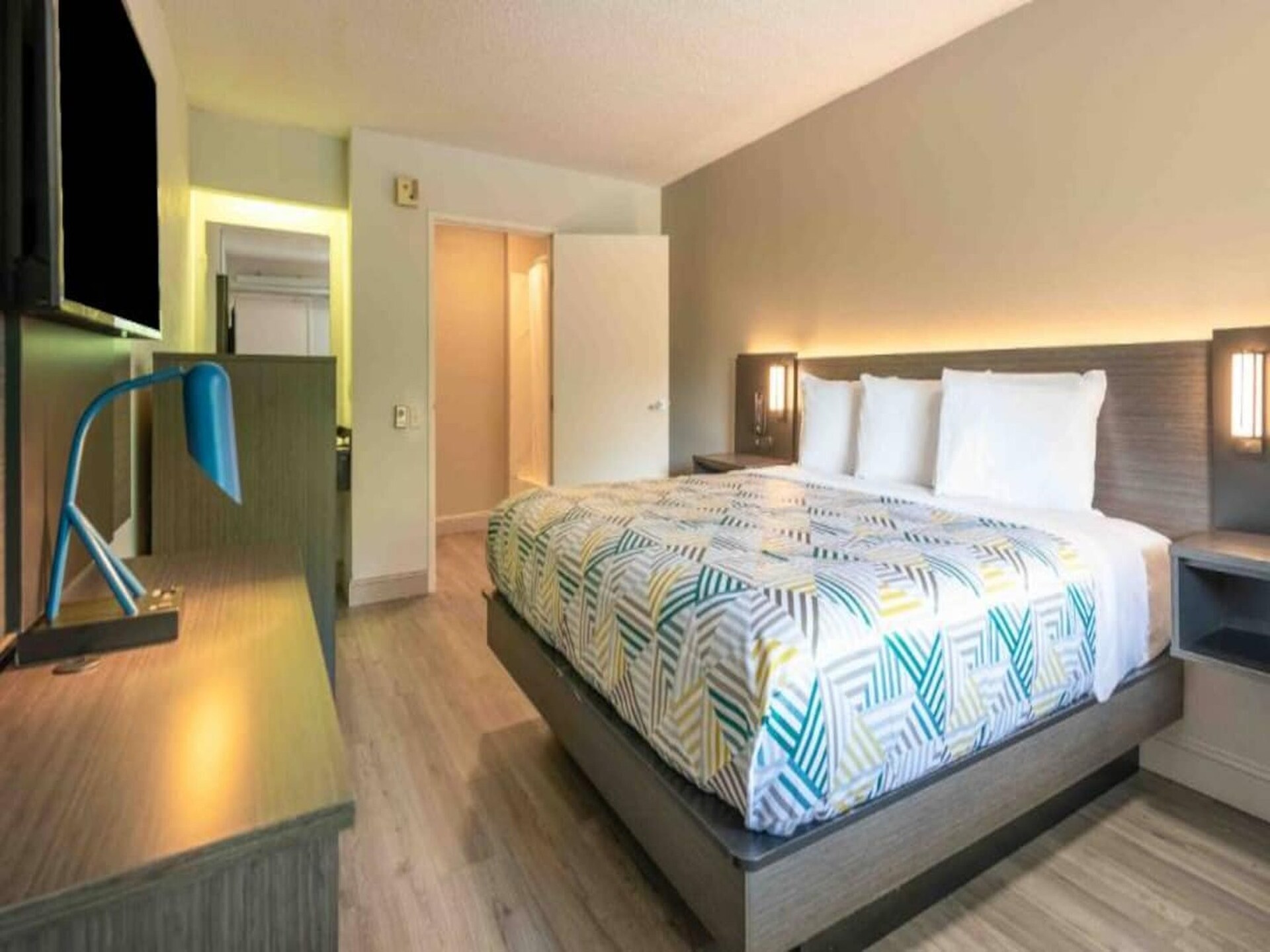 Comfortabel appartement in Charlotte met bad en gratis WiFi - foto 9