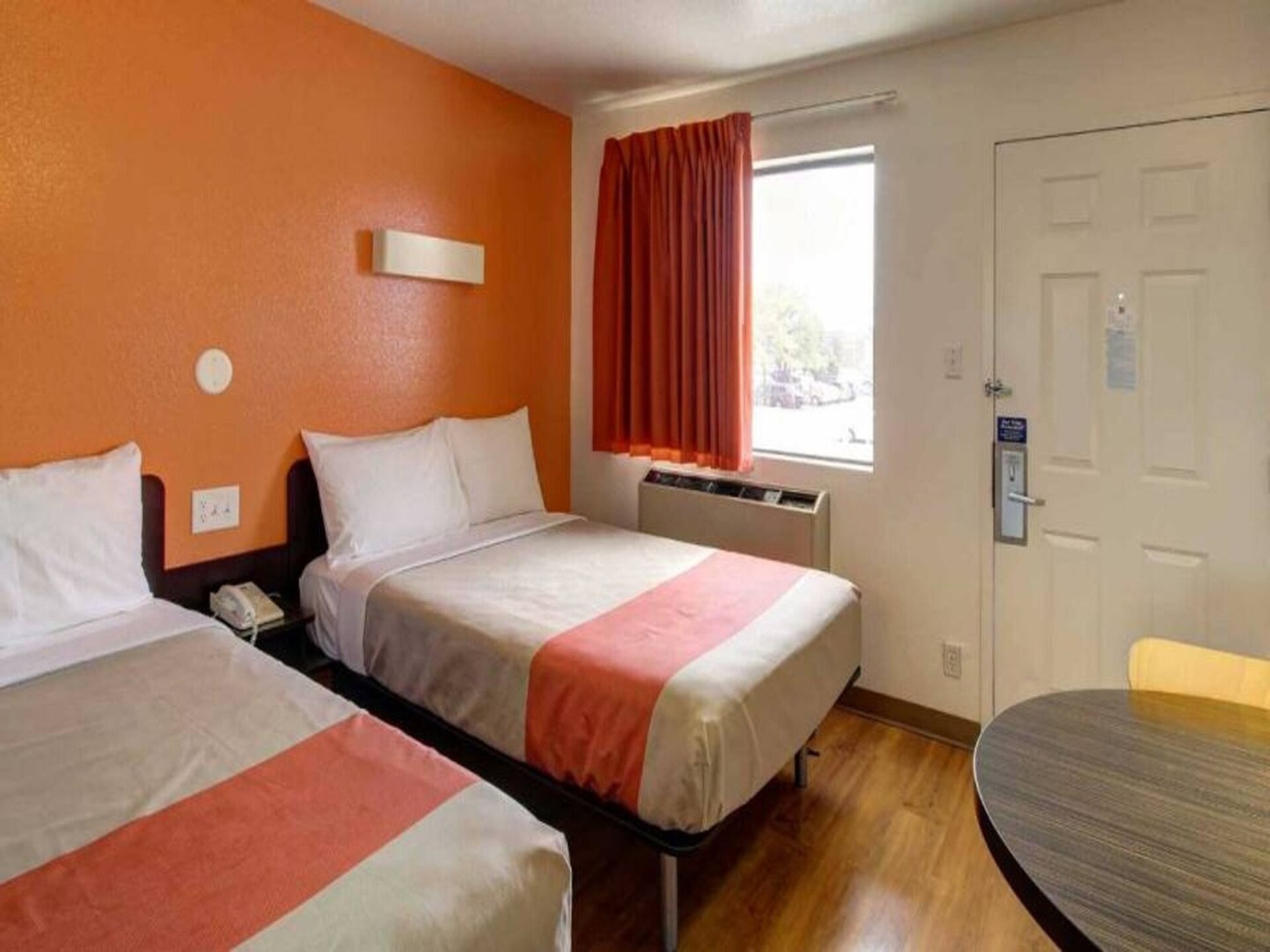 Comfortabele kamer met twee tweepersoonsbedden in Amherst, nabij Cedar Point - foto 7