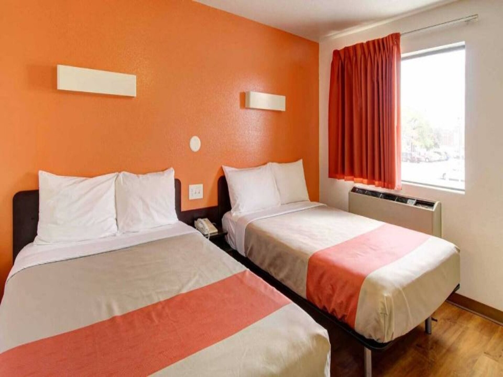 Comfortabele kamer met twee tweepersoonsbedden in Amherst, nabij Cedar Point - foto 9