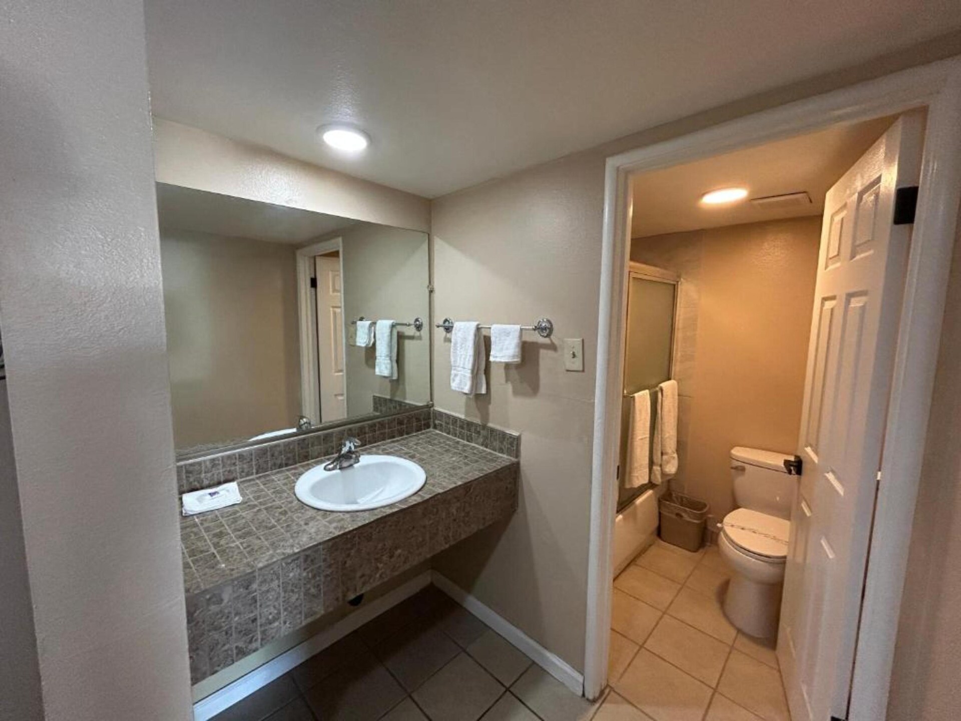 Comfortabel appartement met 2 queensize bedden in Selma – nabij Fresno - foto 12