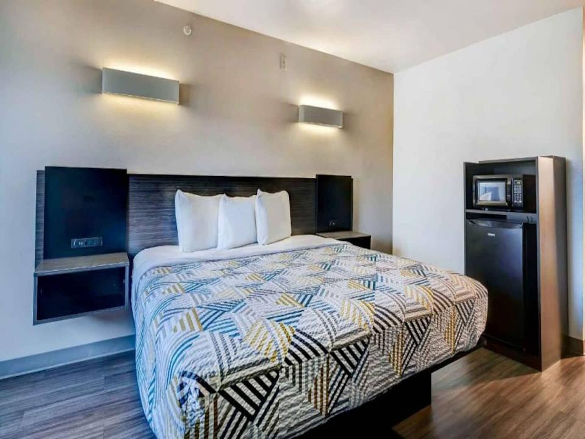 Romantische suite met whirlpool en kingsize bed in Balch Springs - foto 6