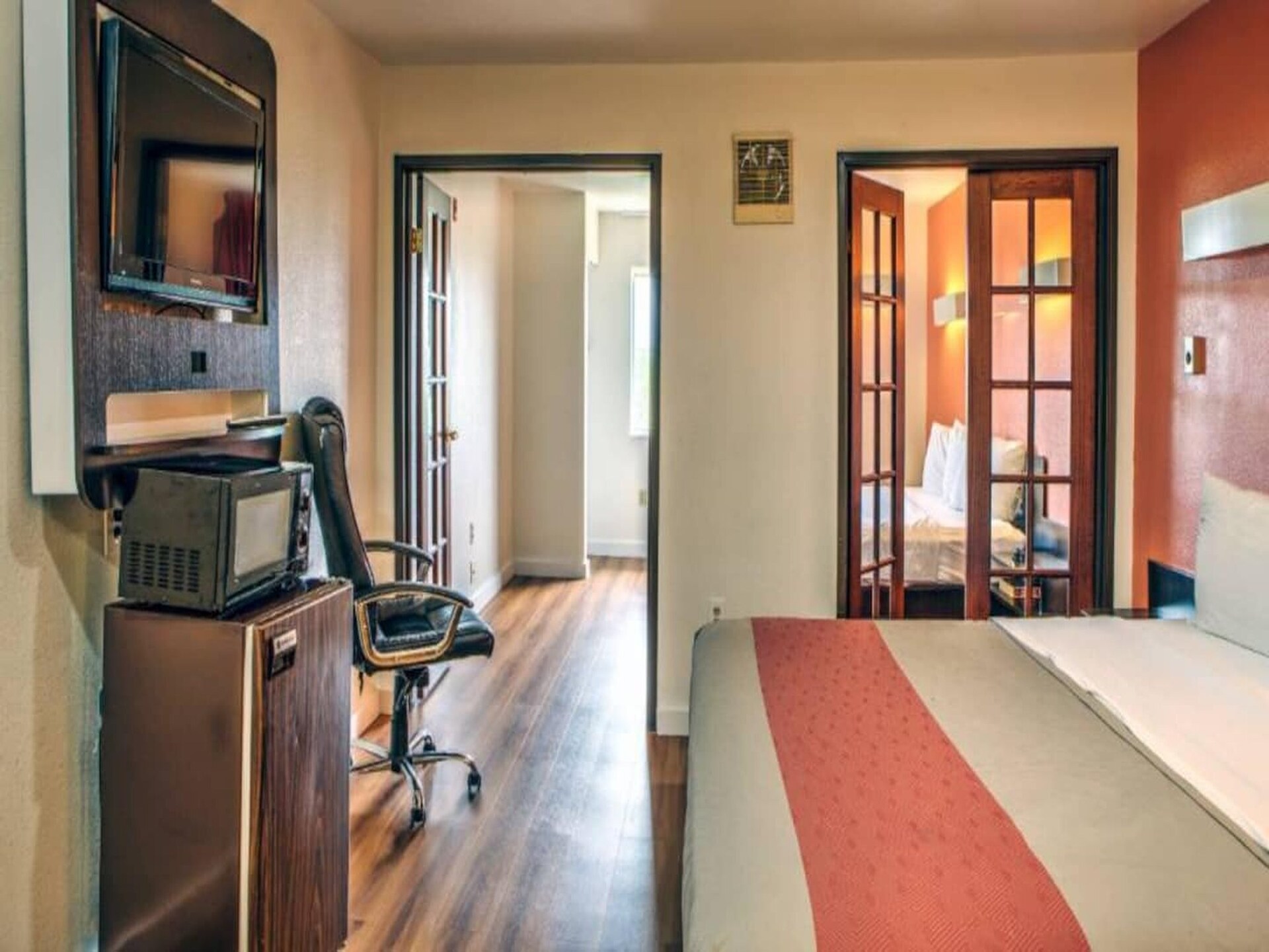 Comfortabele suite met queensize bed in Dallas, ideaal voor twee - foto 7