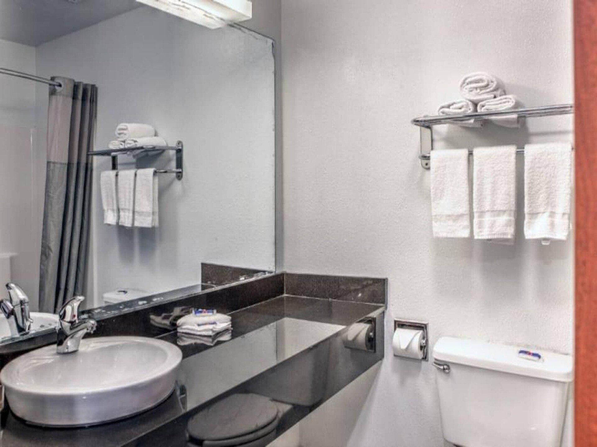 Comfortabele suite met queensize bed in Dallas, ideaal voor twee - foto 10